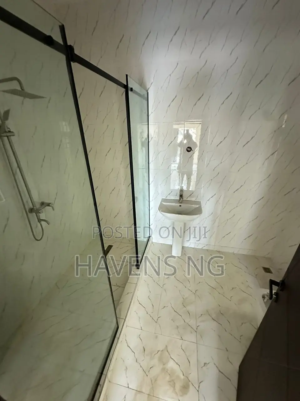 5bdrm Duplex in Life Camp for sale