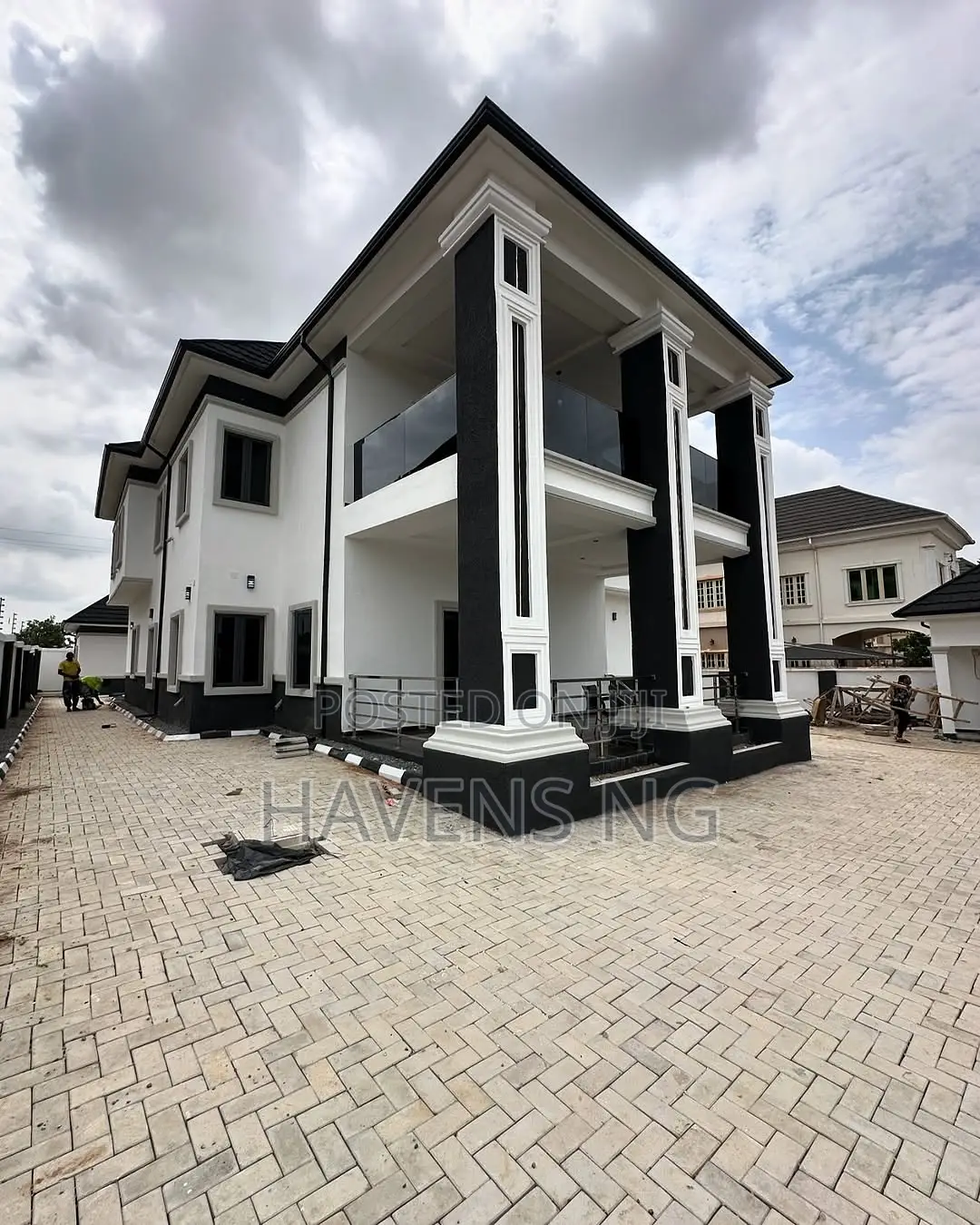 5bdrm Duplex in Galadimawa for sale