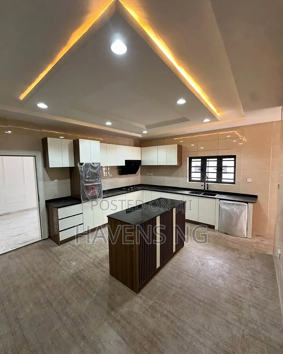 5bdrm Duplex in Galadimawa for sale