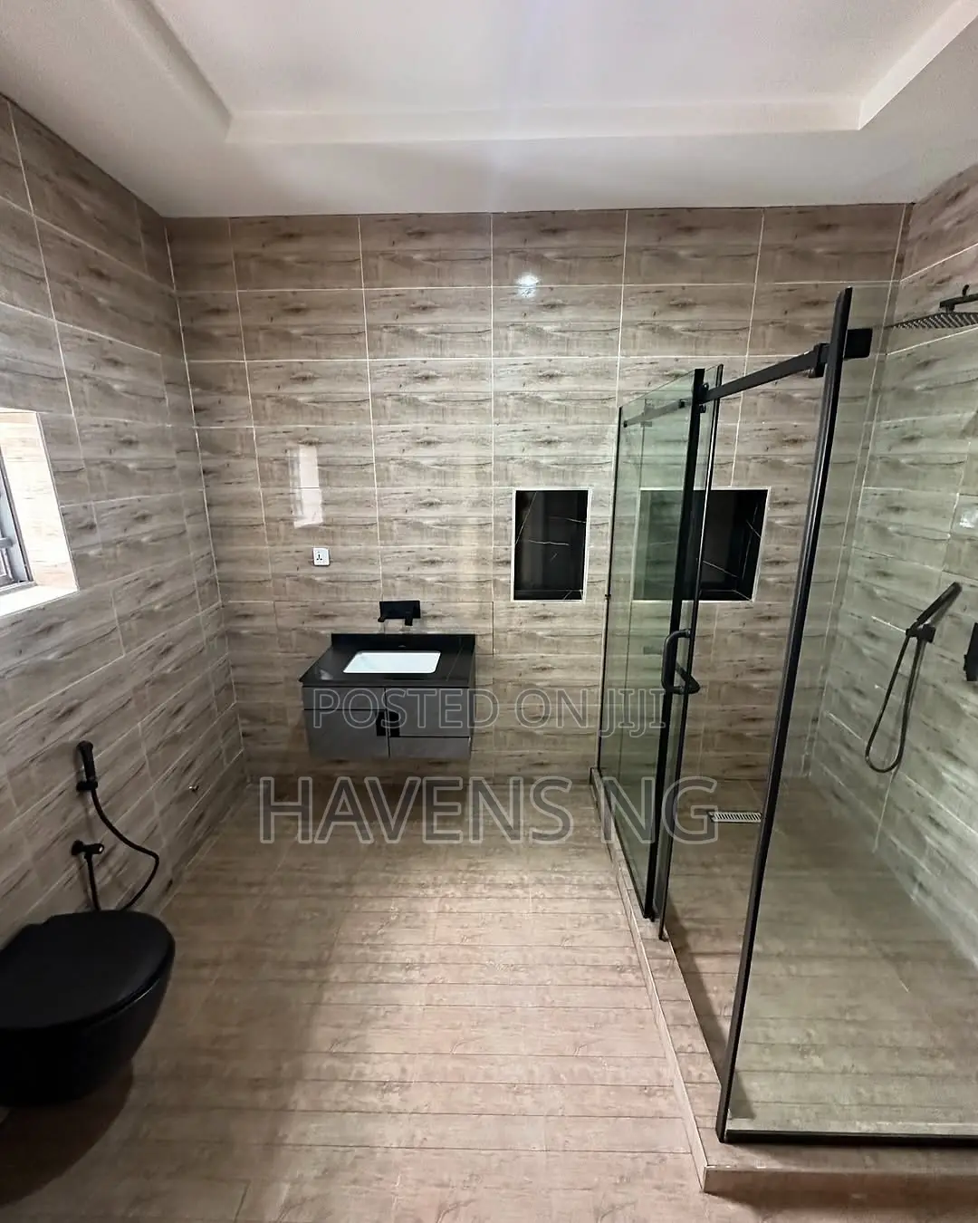 5bdrm Duplex in Galadimawa for sale