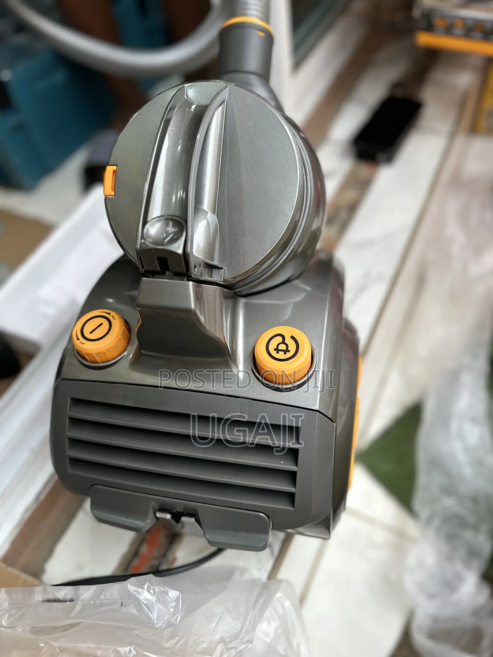 2000w Ingco Vacuum Cleaner