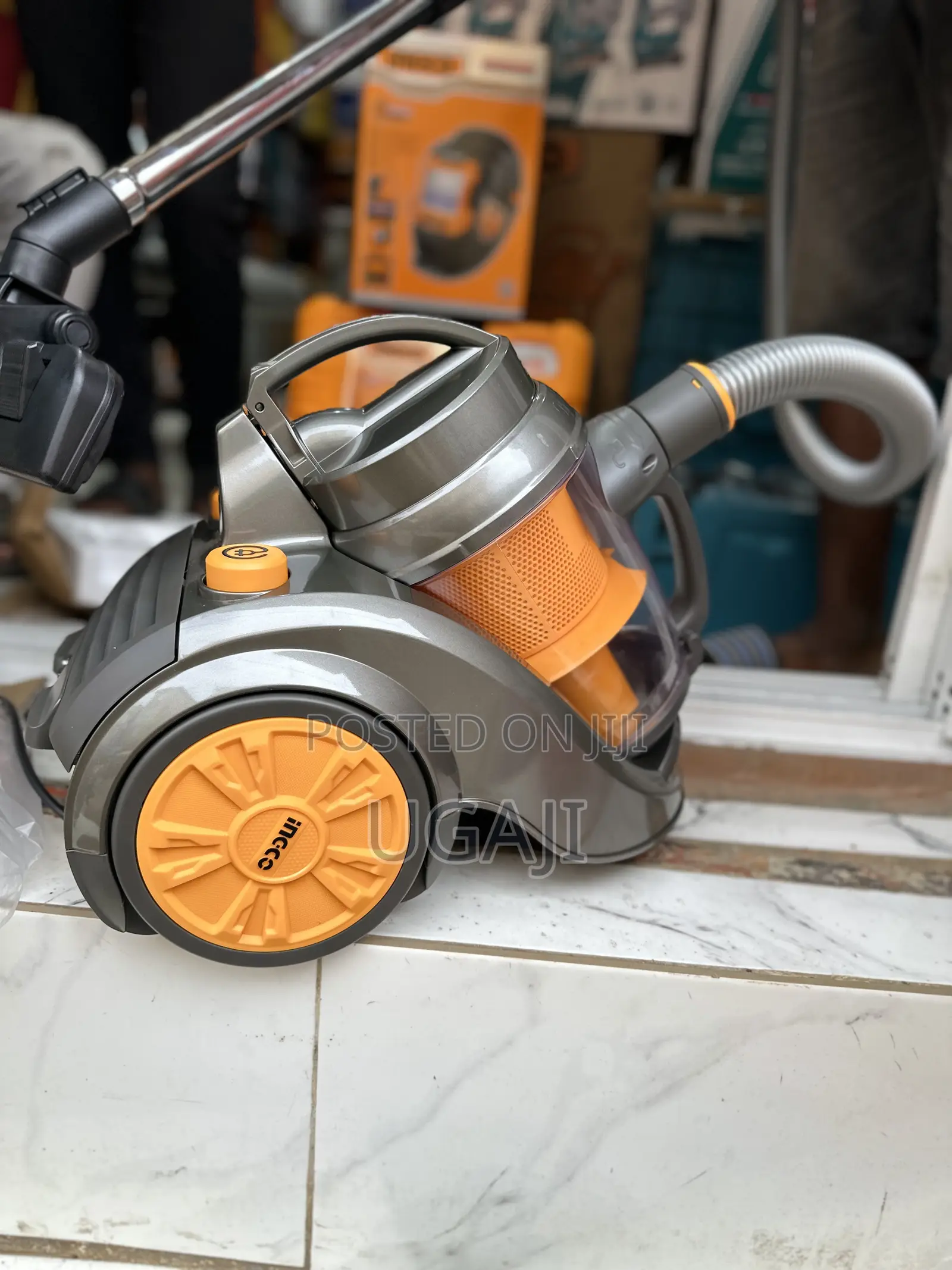 2000w Ingco Vacuum Cleaner