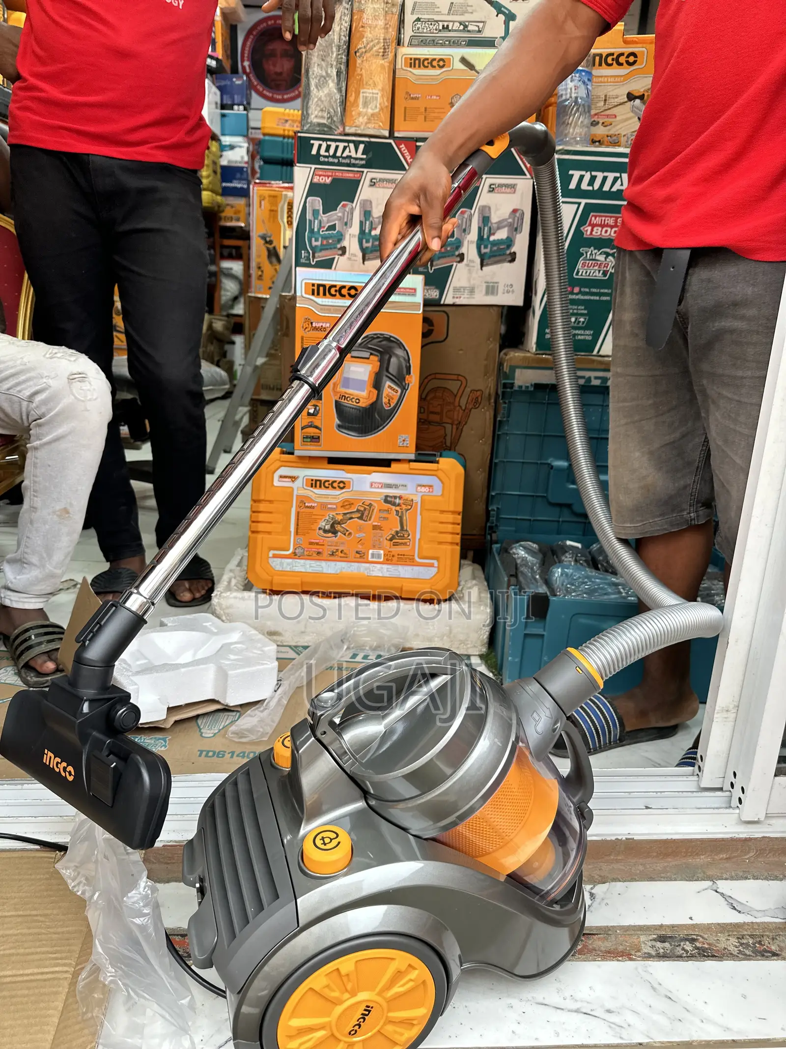 2000w Ingco Vacuum Cleaner