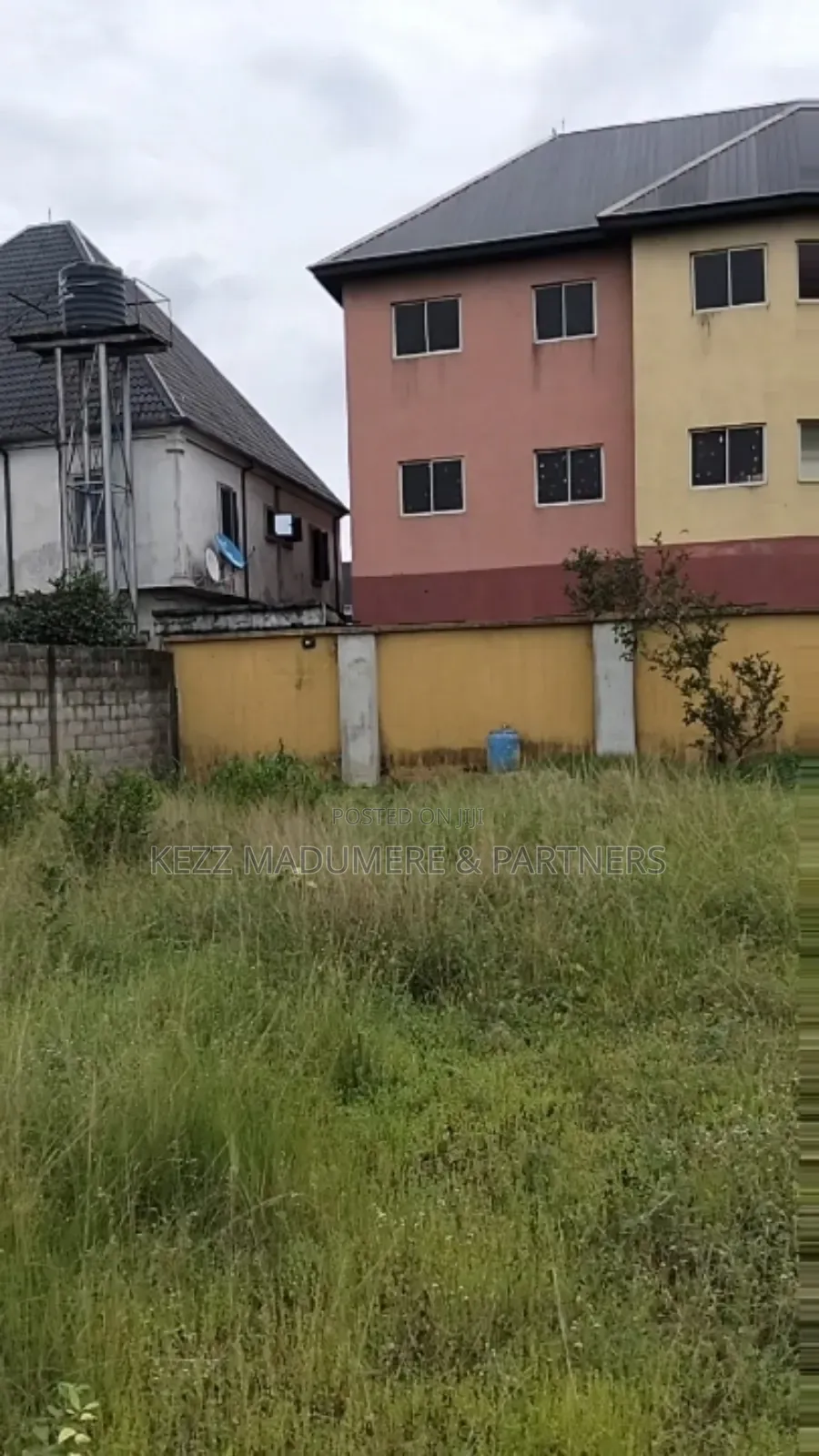 For Sale : Non Functional Sch. Off Eastwest Rd by Obirikwere
