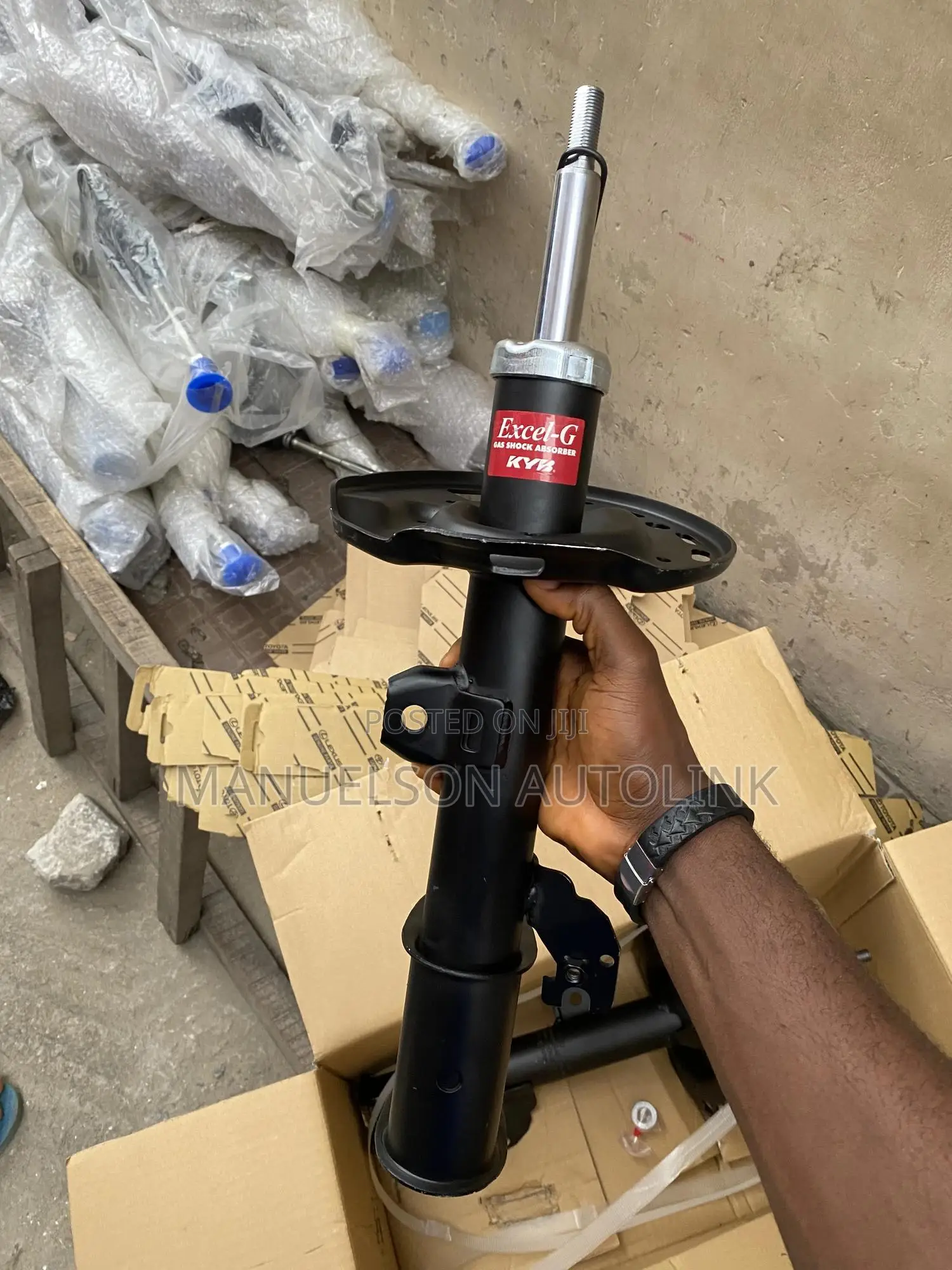 Kyb Shock Absorber for Lexus Rx350 2010,2012,2014-2015