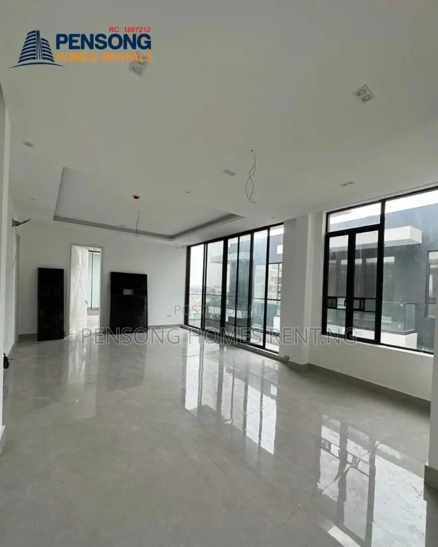 3bdrm Apartment in Lekki Phase 1 for rent