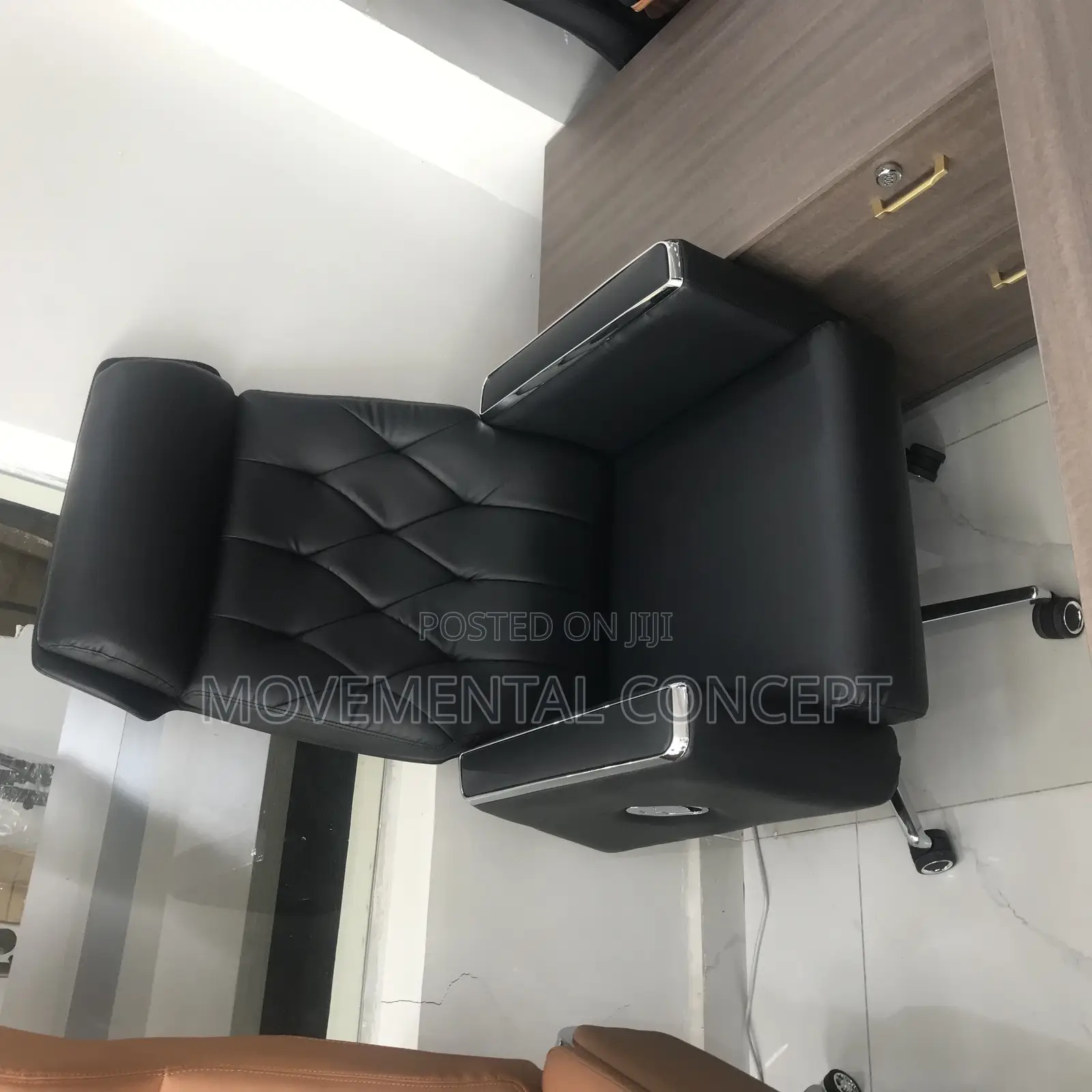 Black Super Executive Office Swivel Chair With Headrest