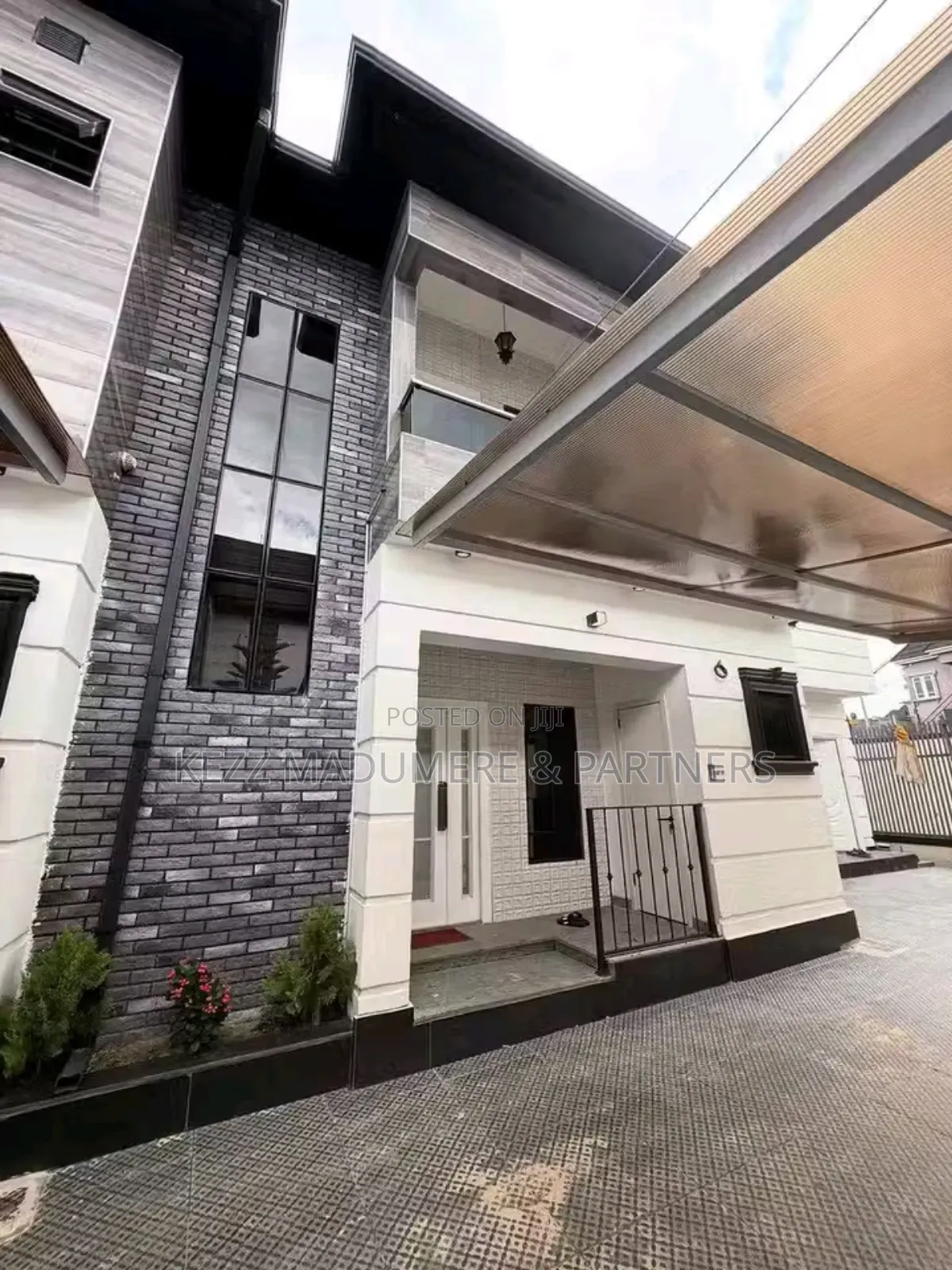 8bdrm Duplex in Port Harcourt Rivers for sale