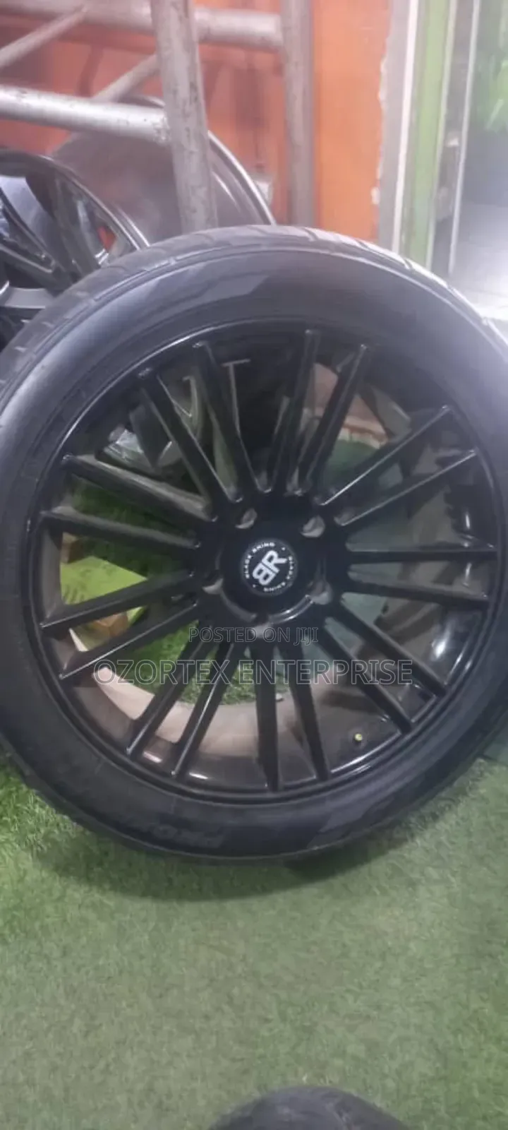 22,Inches Rim Wit Tyres For Tundra And Lexus 570