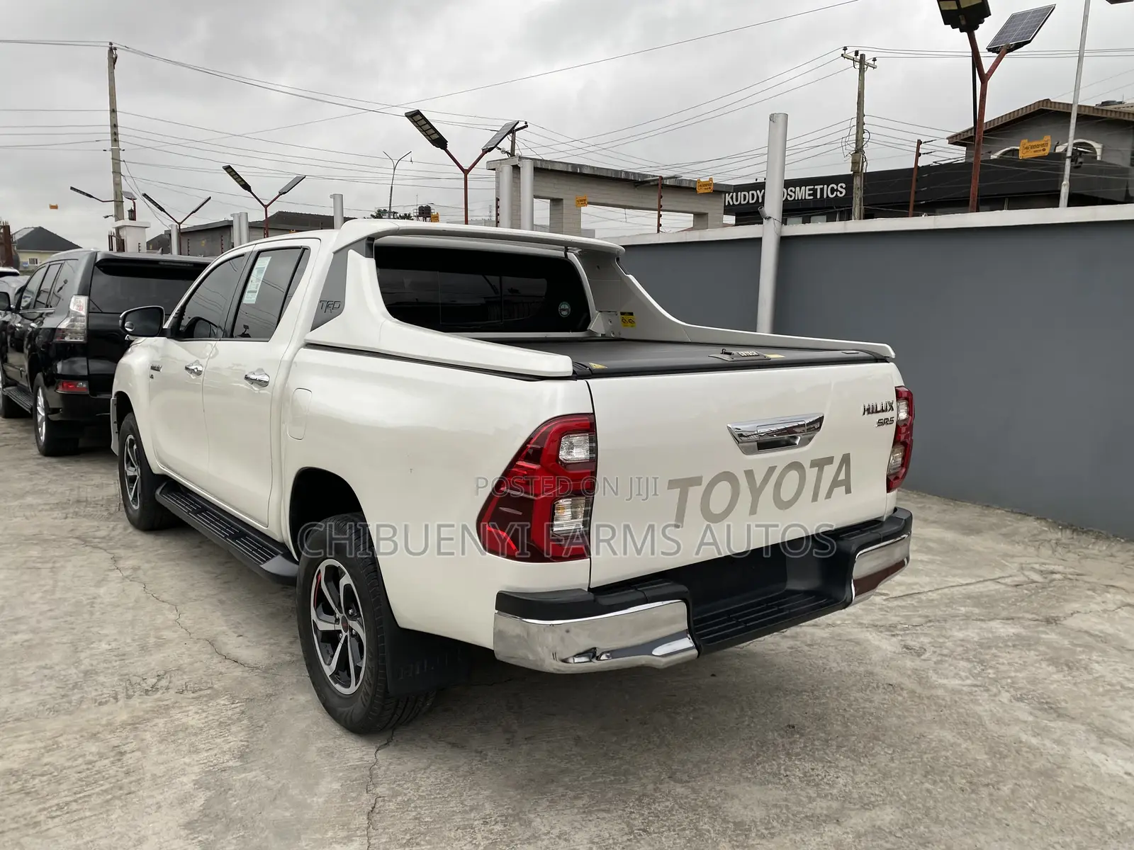 Toyota Hilux 2018 White