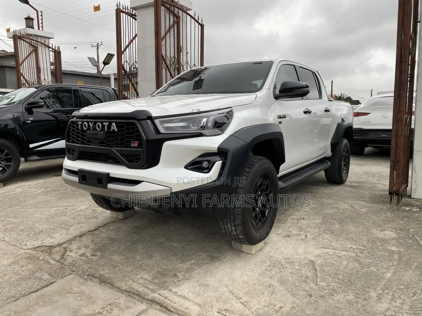 New Toyota Hilux 2025 White