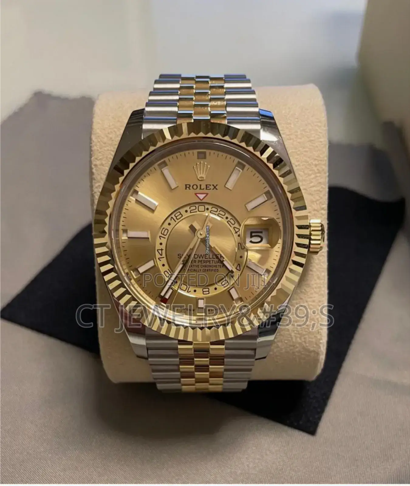 Luxury Rolex Sky-Dweller Timepiece for the Fashionable