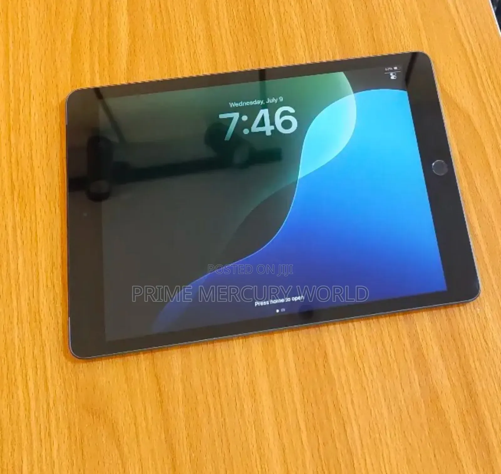 Apple iPad 9.7 64 GB Gray