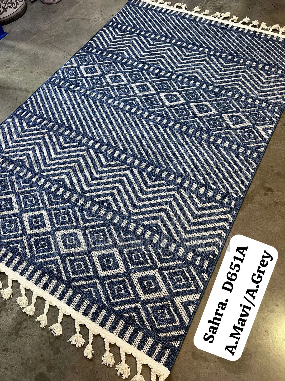 7x10fts Blue/Cream/Black Mat Turkey Center Rug (5×7fts)