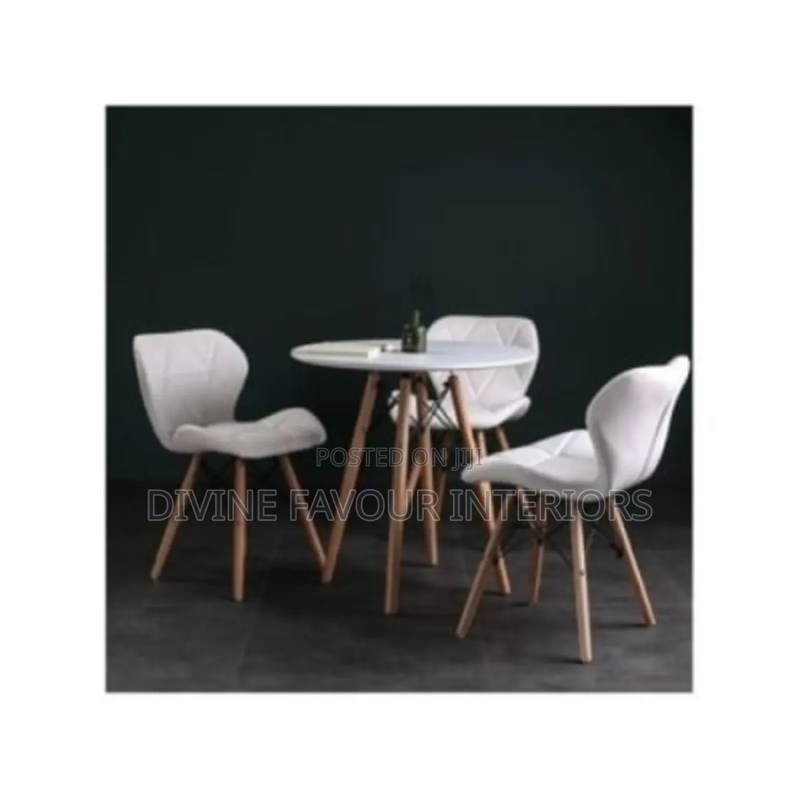 Wooden Leg Dinning Table With 3 Pieces of Foam Chair