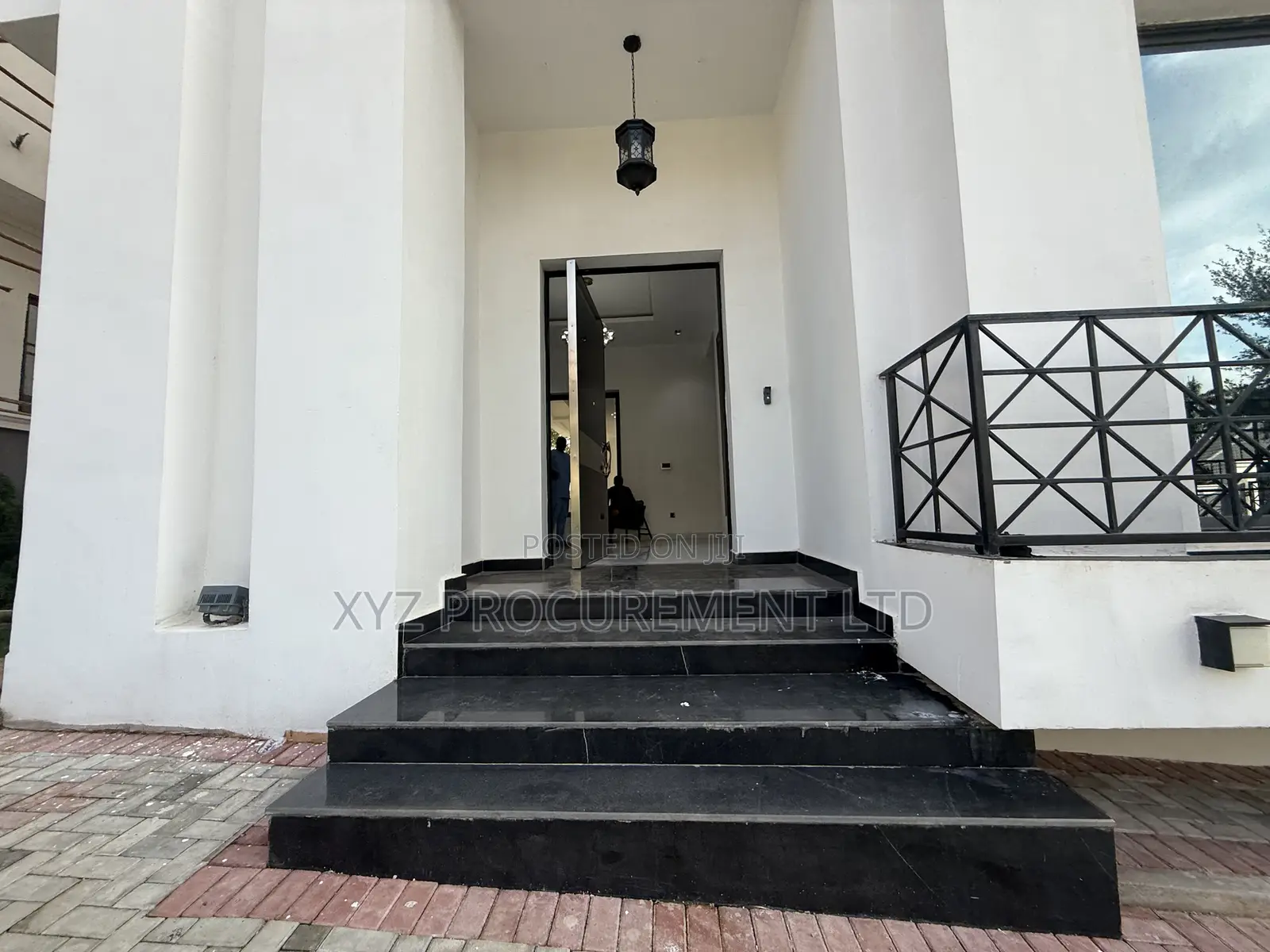 8bdrm Duplex in Asokoro for sale
