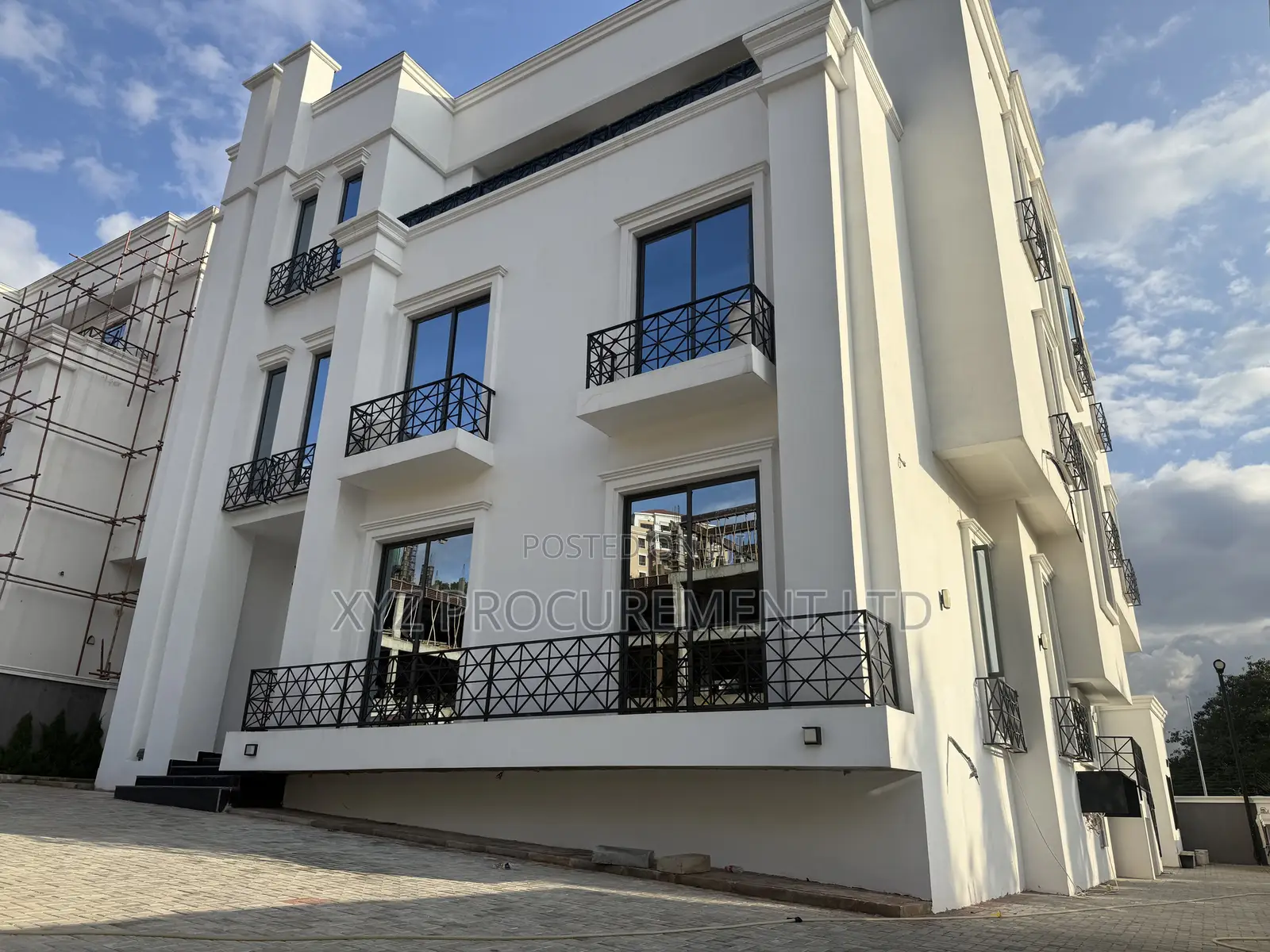 8bdrm Duplex in Asokoro for sale