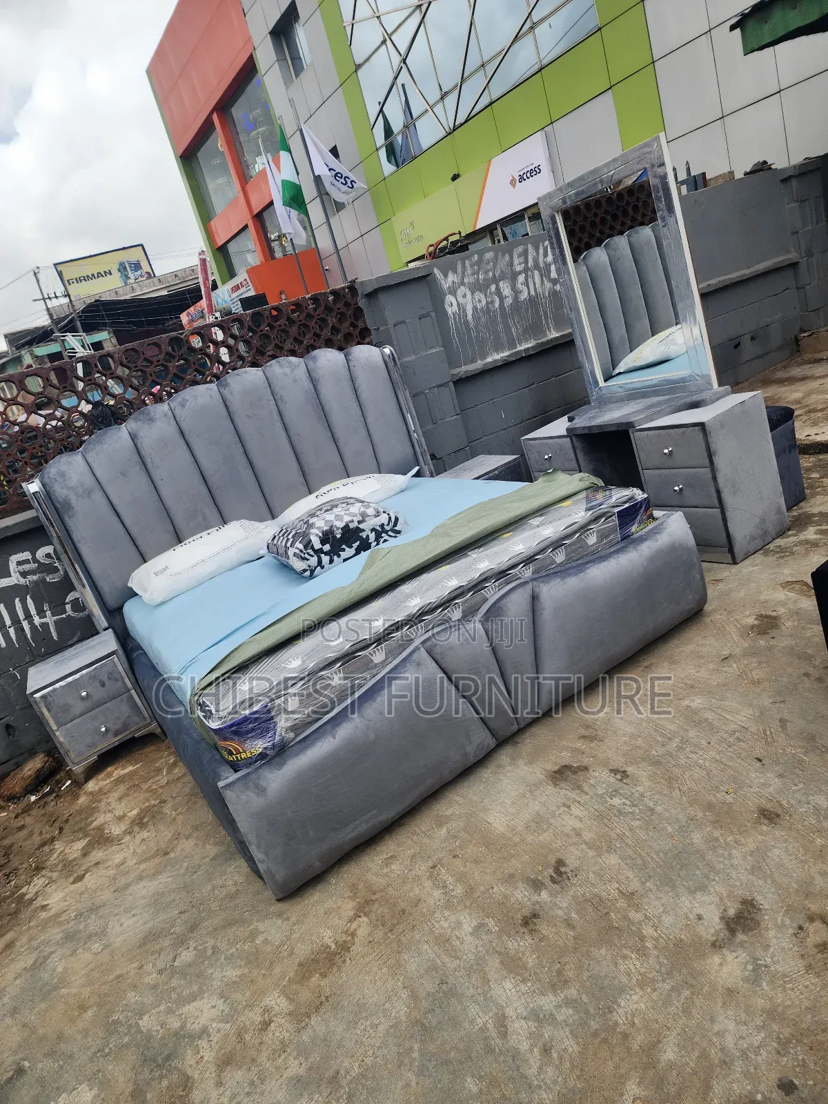 High Quality 6by6 Upholstery Bed Stand.