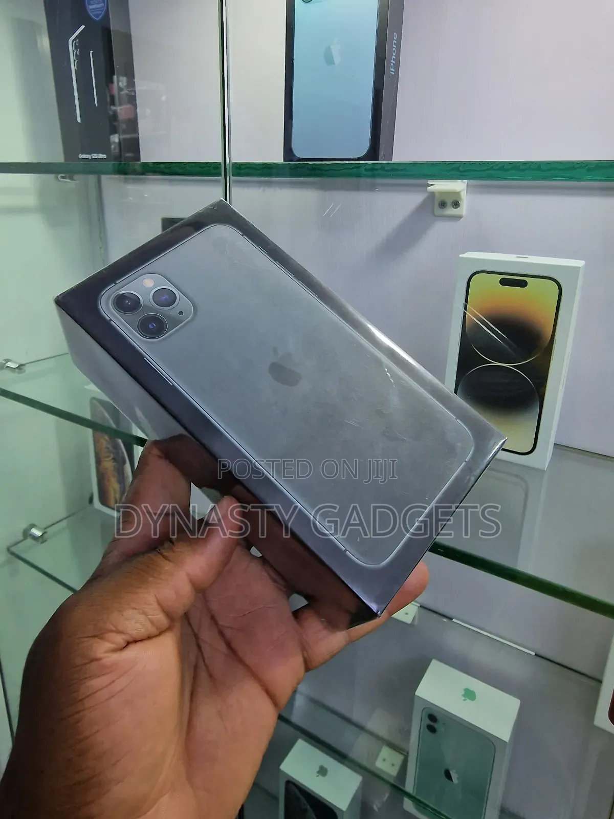 New Apple iPhone 11 Pro Max 256 GB Green