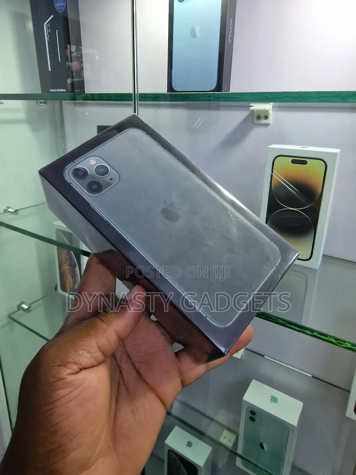 New Apple iPhone 11 Pro Max 256 GB Green