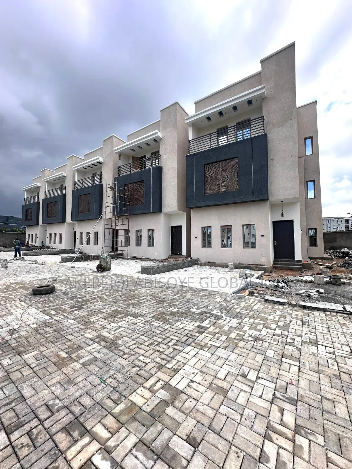 4bdrm Townhouse/Terrace in Lifecamp Main for sale