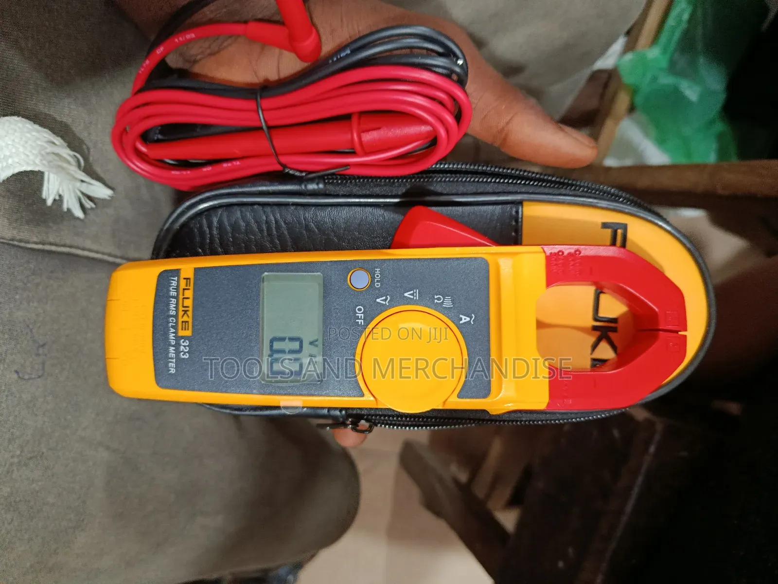Fluke 323 Digital Clamp Meter