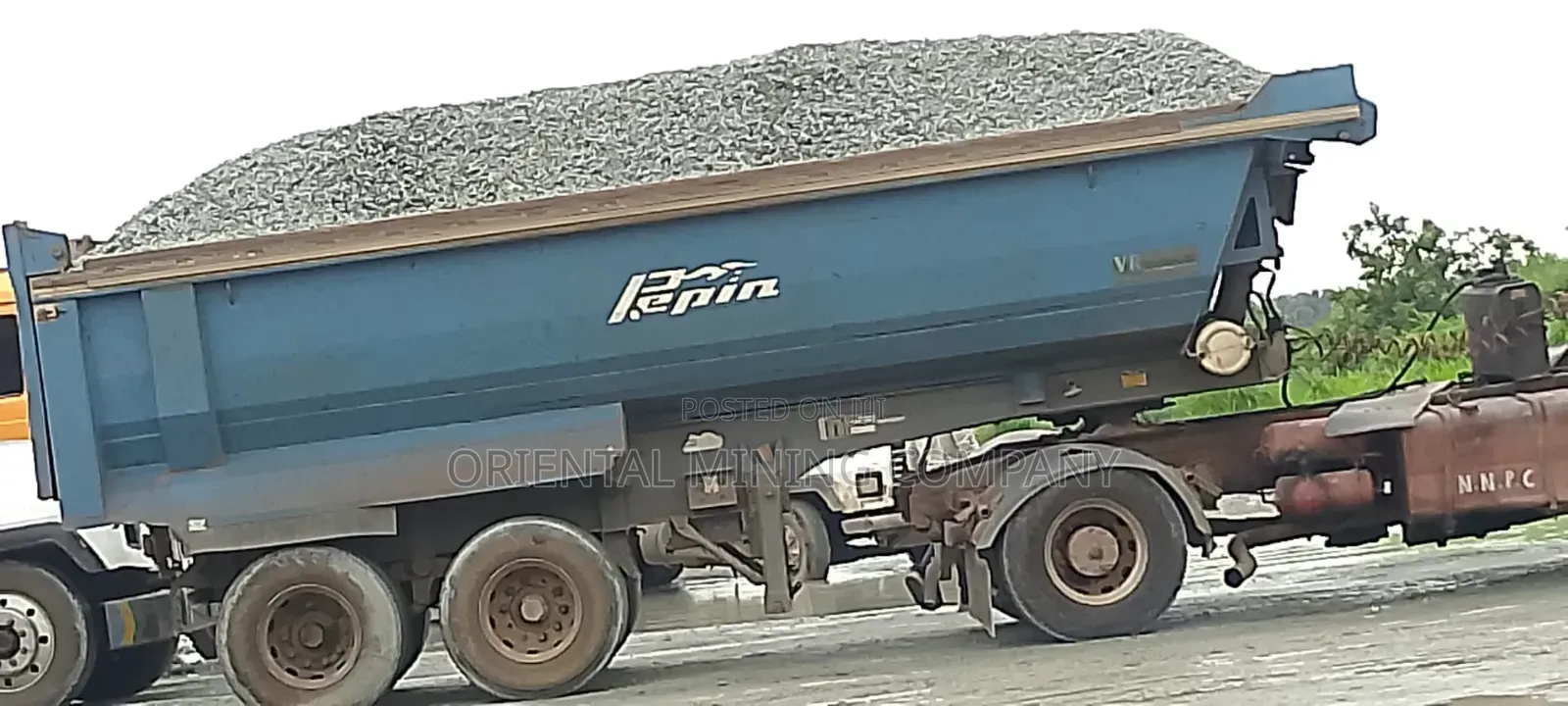 Oyi, Awka Sentraco Iron Black Chippings and Granite