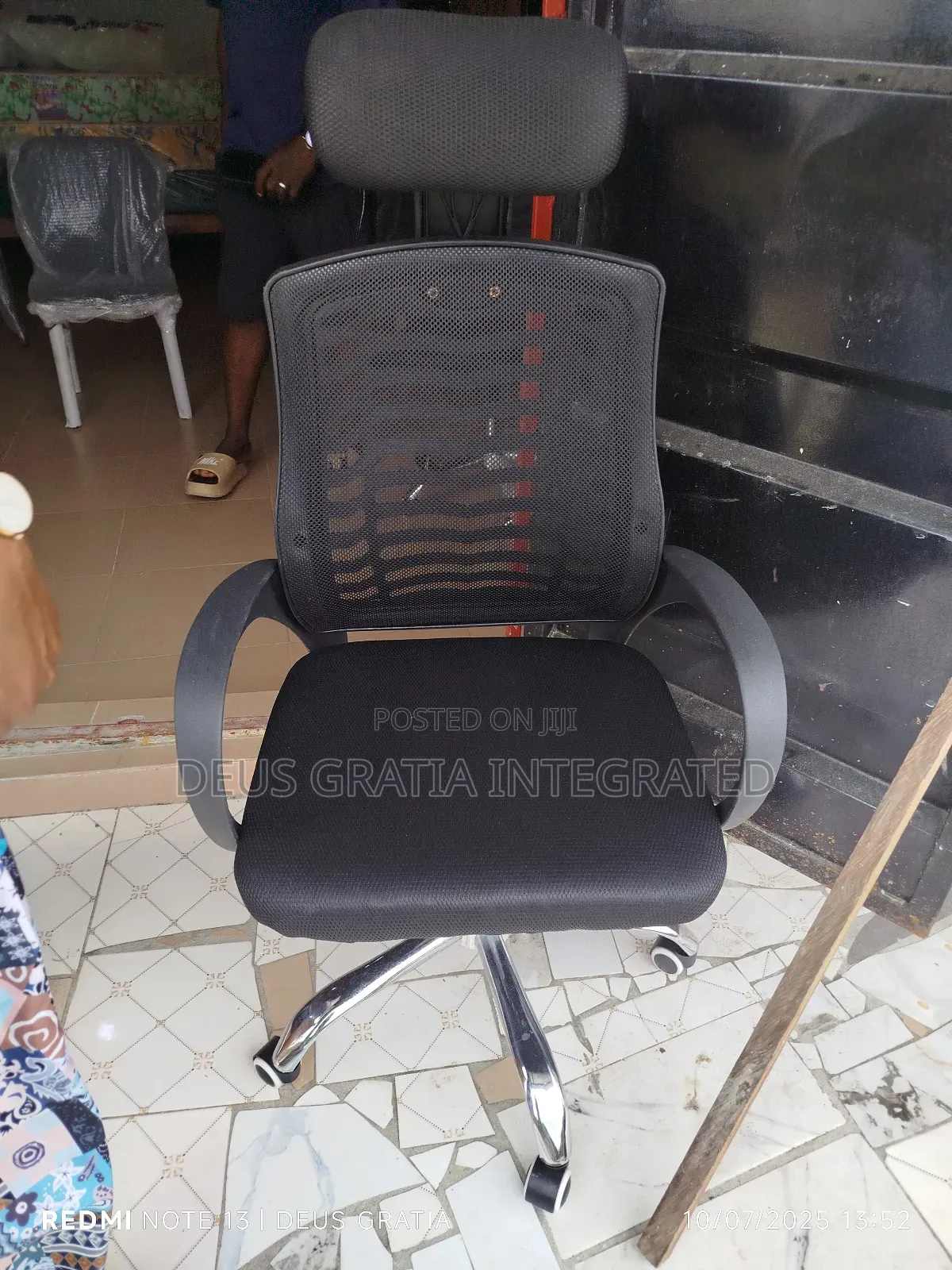 Victory Office Chair With Headrest