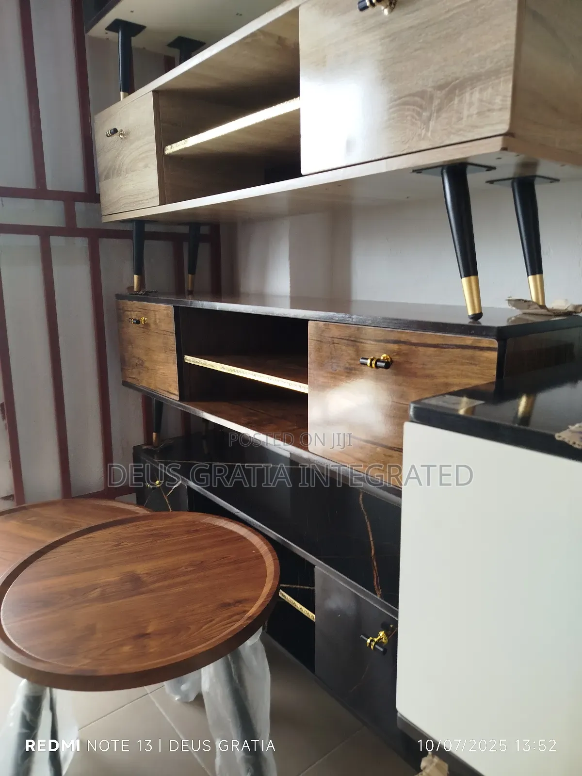 Tv Stand With Metal Leg
