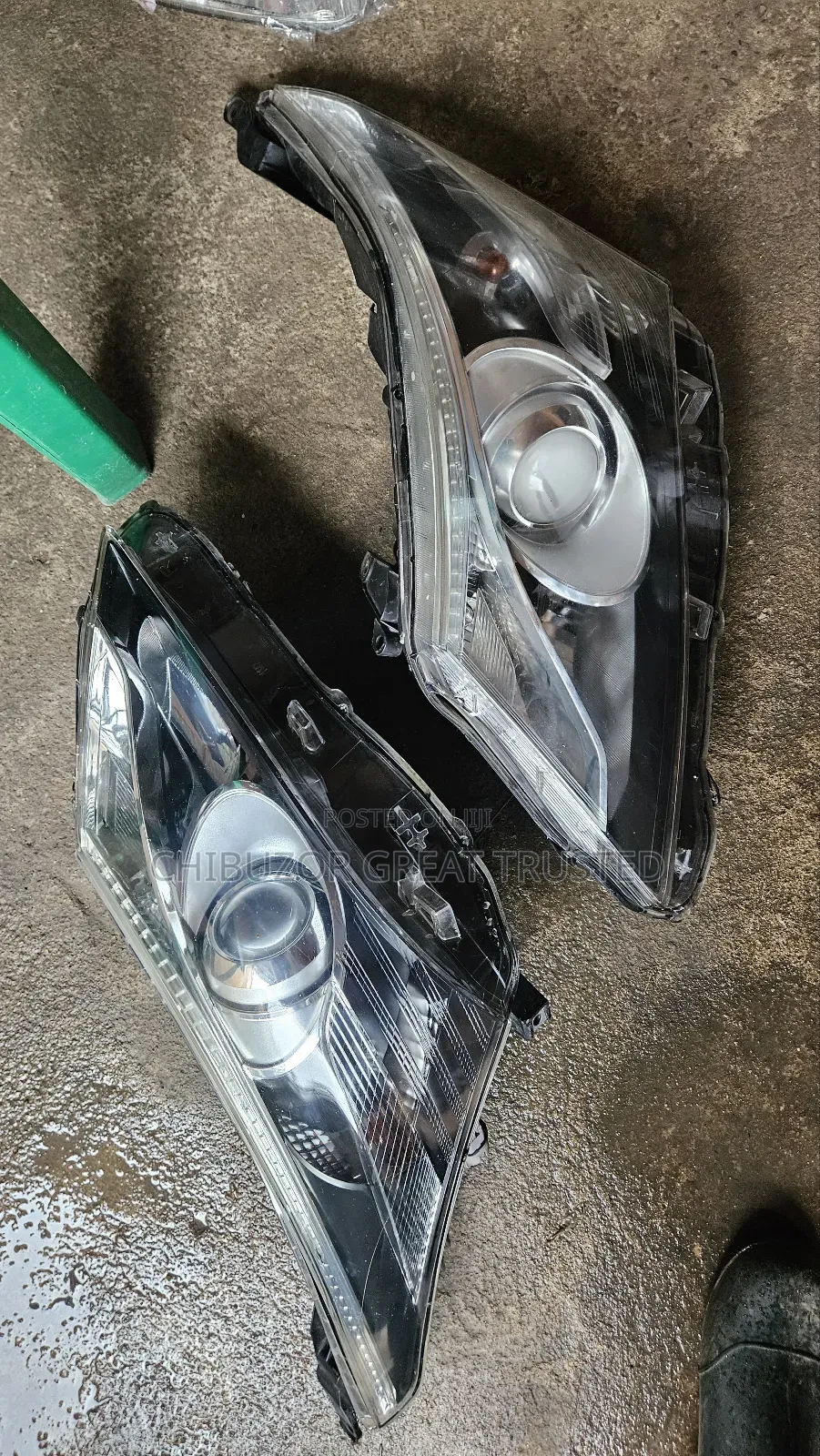 Headlamp Avensis 2012/2013
