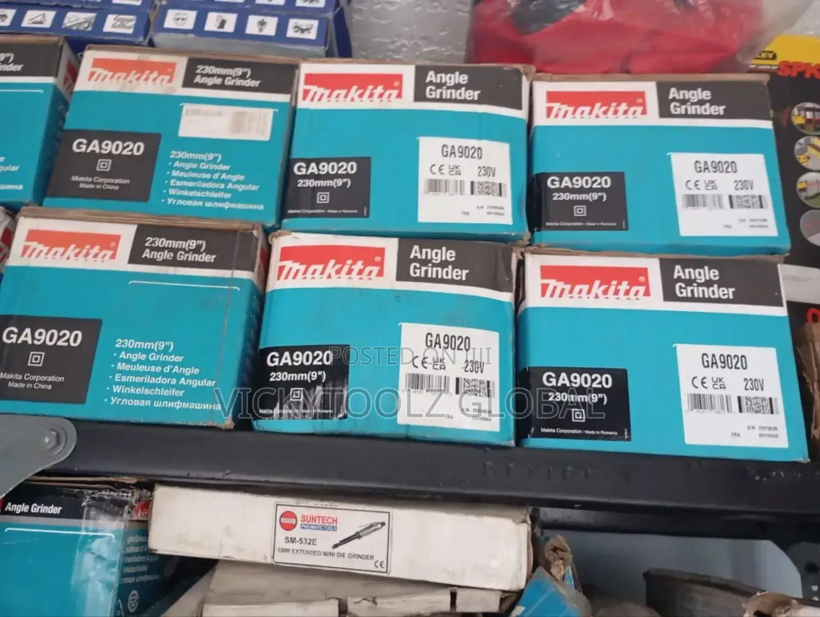 Makita Angle Grinder 9" Ga9020