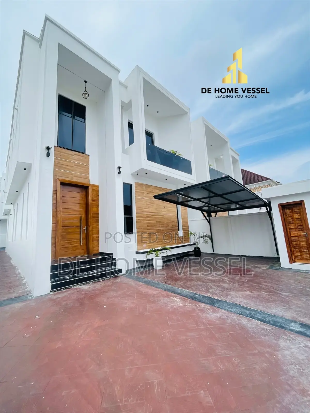 5bdrm Duplex in Chevron for sale