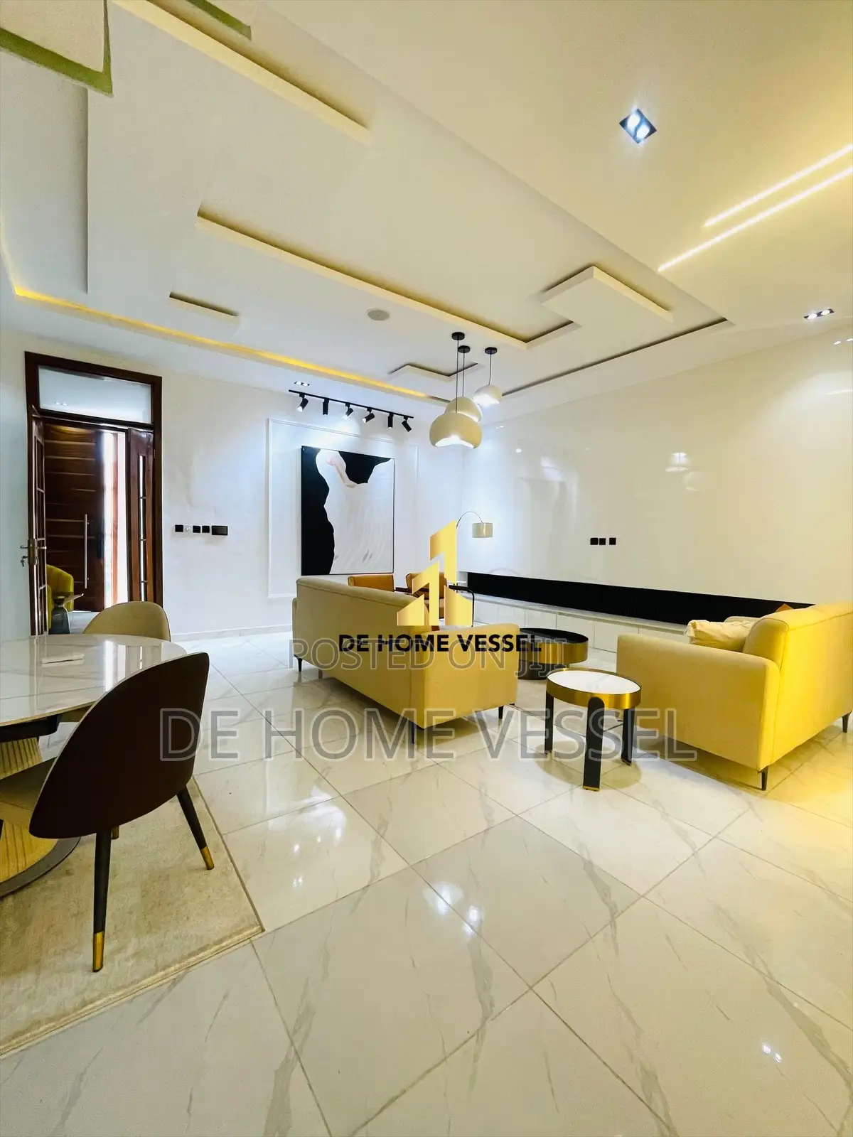 5bdrm Duplex in Chevron for sale