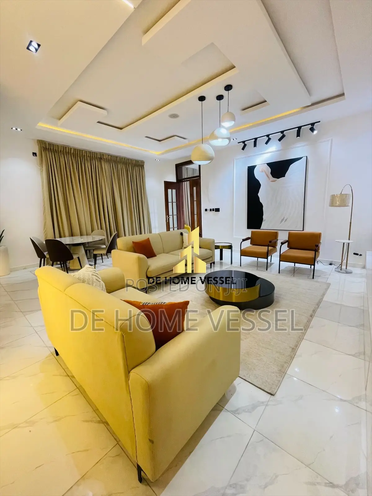 5bdrm Duplex in Chevron for sale