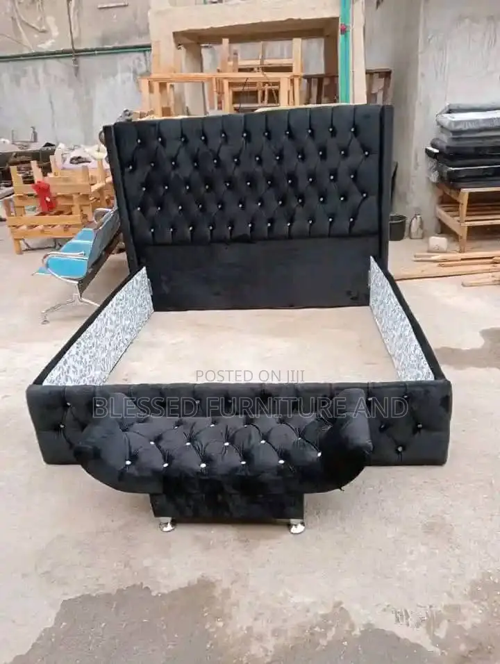 Upholstery 4.5x6 Bedframe With Footrest