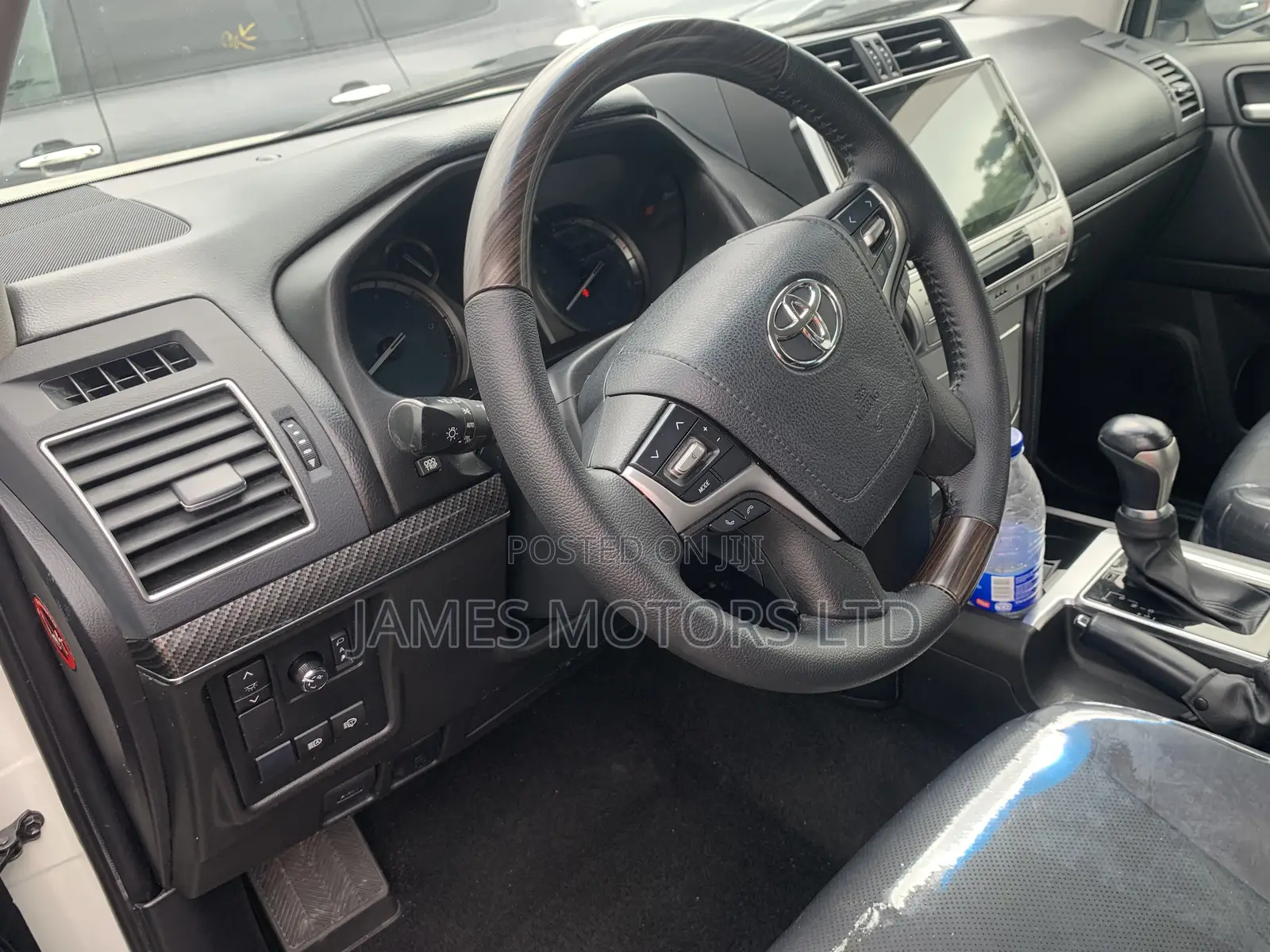 Toyota Land Cruiser Prado 2023 White