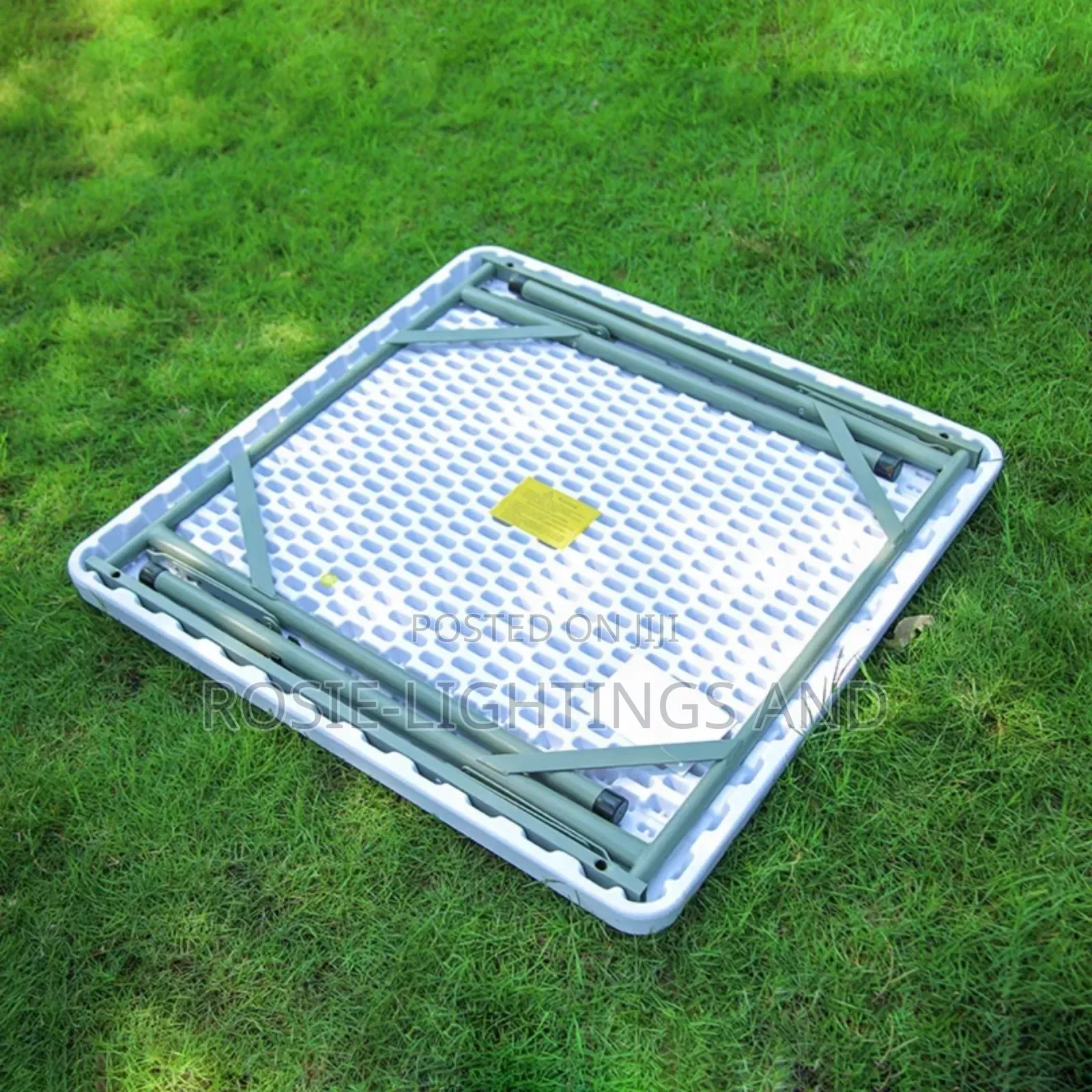 4ft Square Outdoor Plastic 4 Seater Moulded Plastic Table
