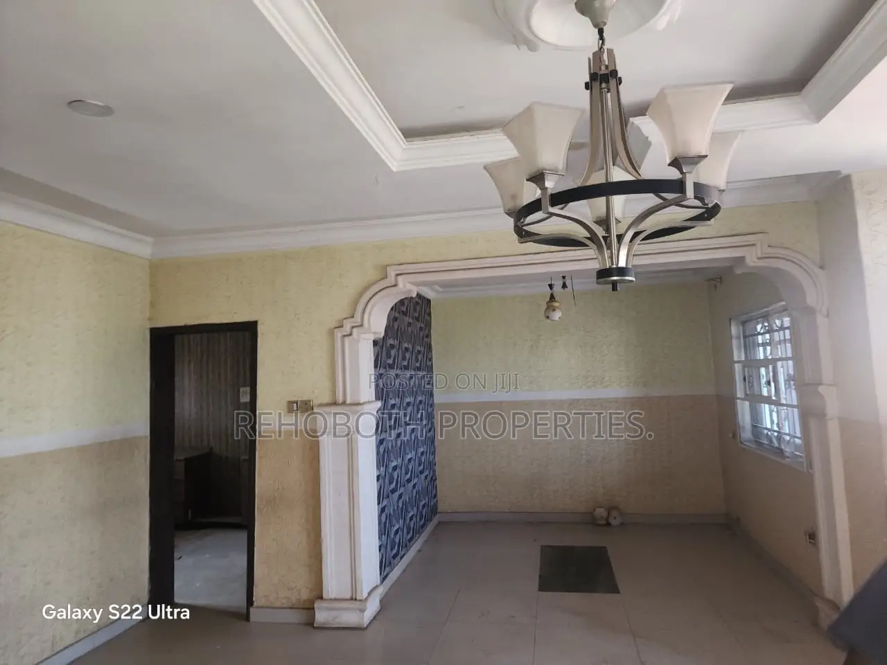 12bdrm Block of Flats in Alaaka Elebu, Ibadan for sale