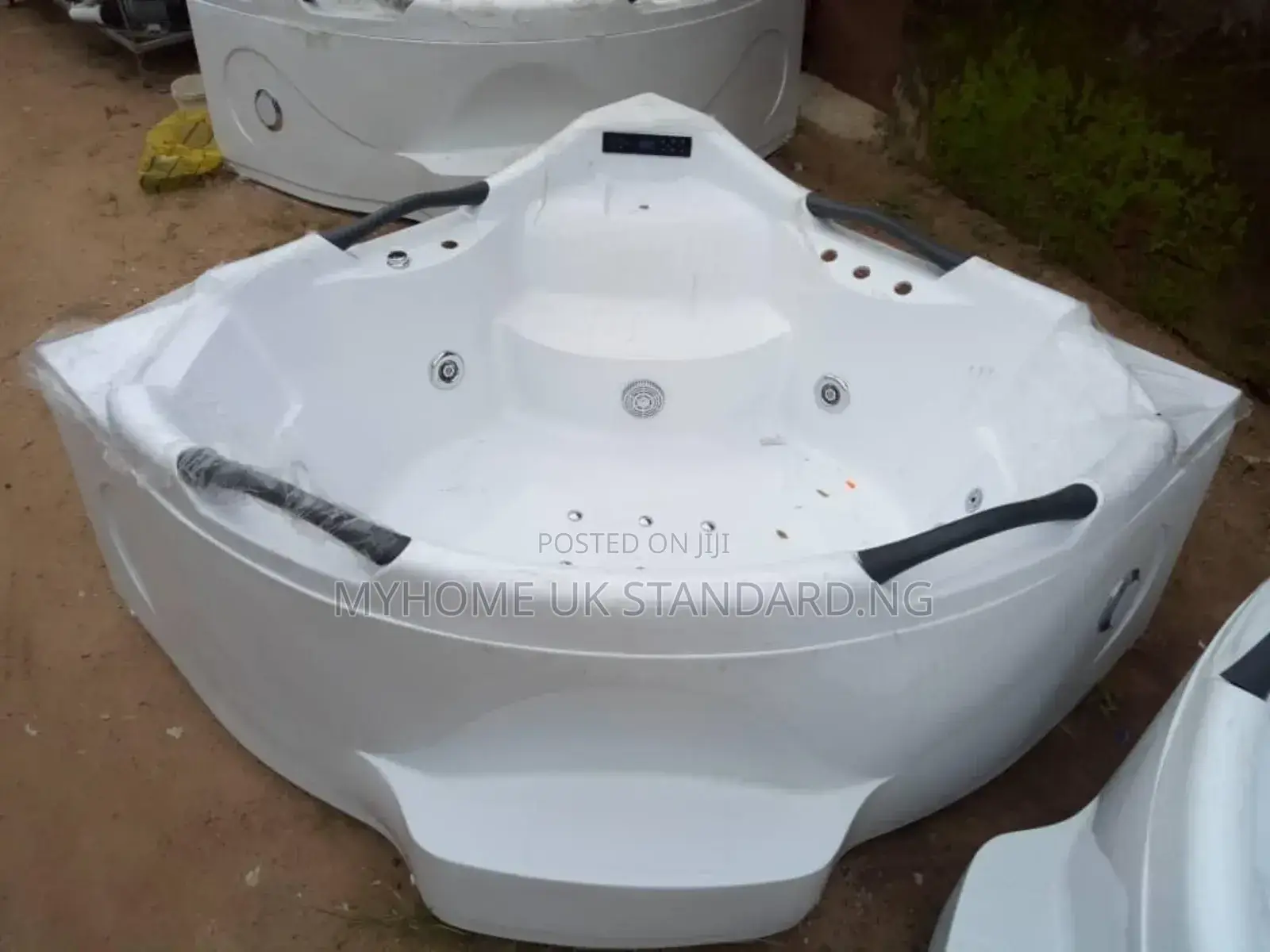 Double Jacuzzi With Handles