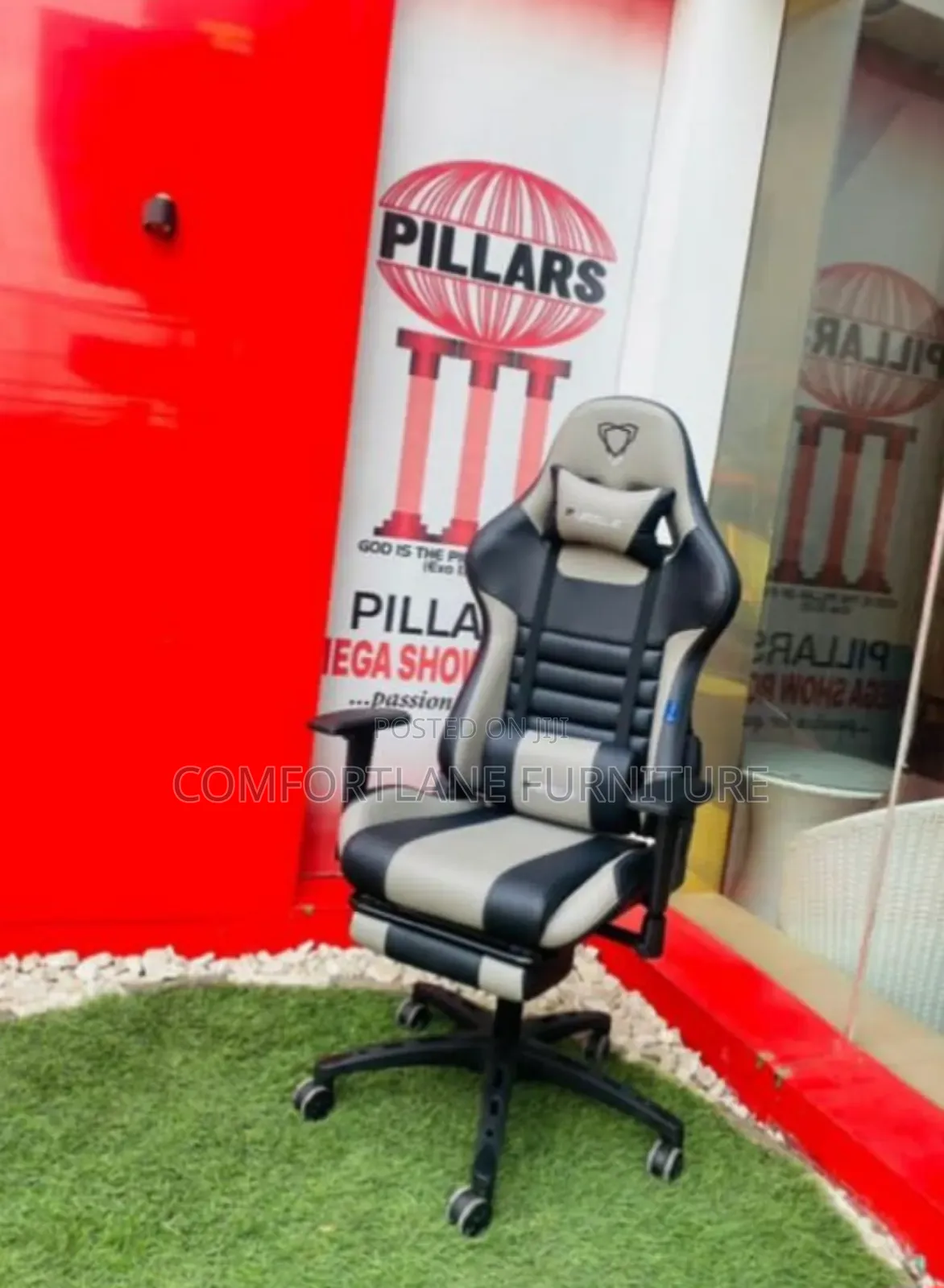 Game Chair With Footrest