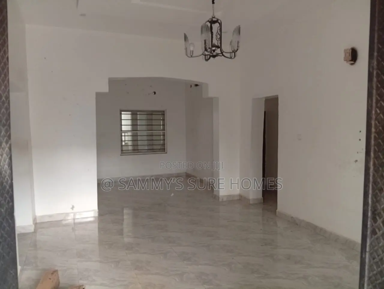 3bdrm Block of Flats in Fo1 Kubwa for rent