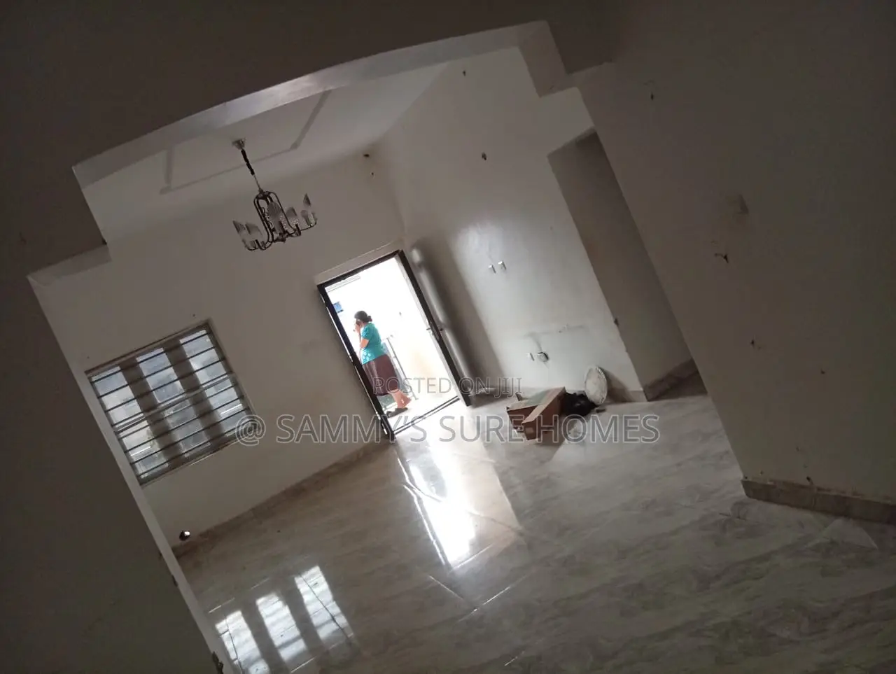 3bdrm Block of Flats in Fo1 Kubwa for rent