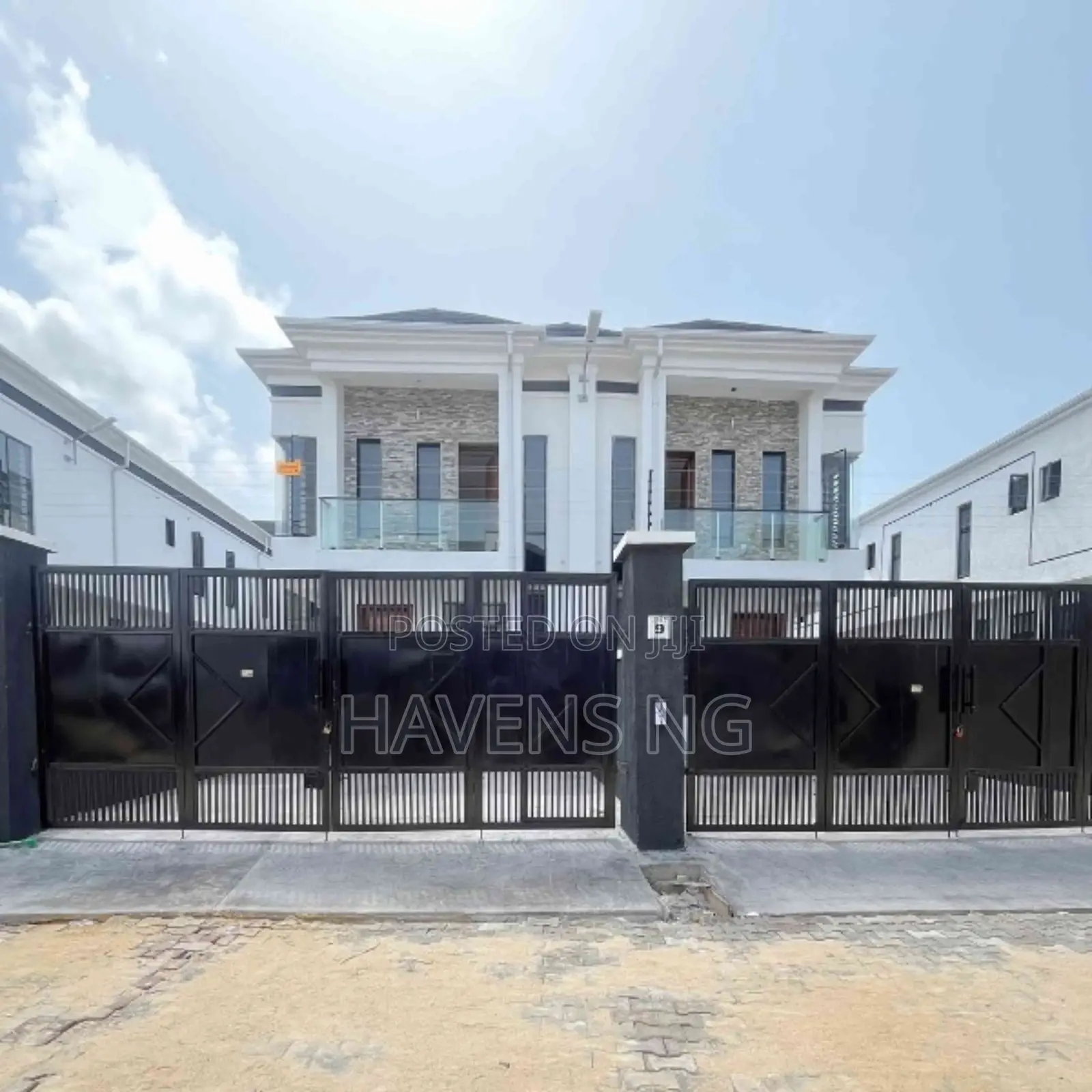 4bdrm Duplex in Ikota for sale