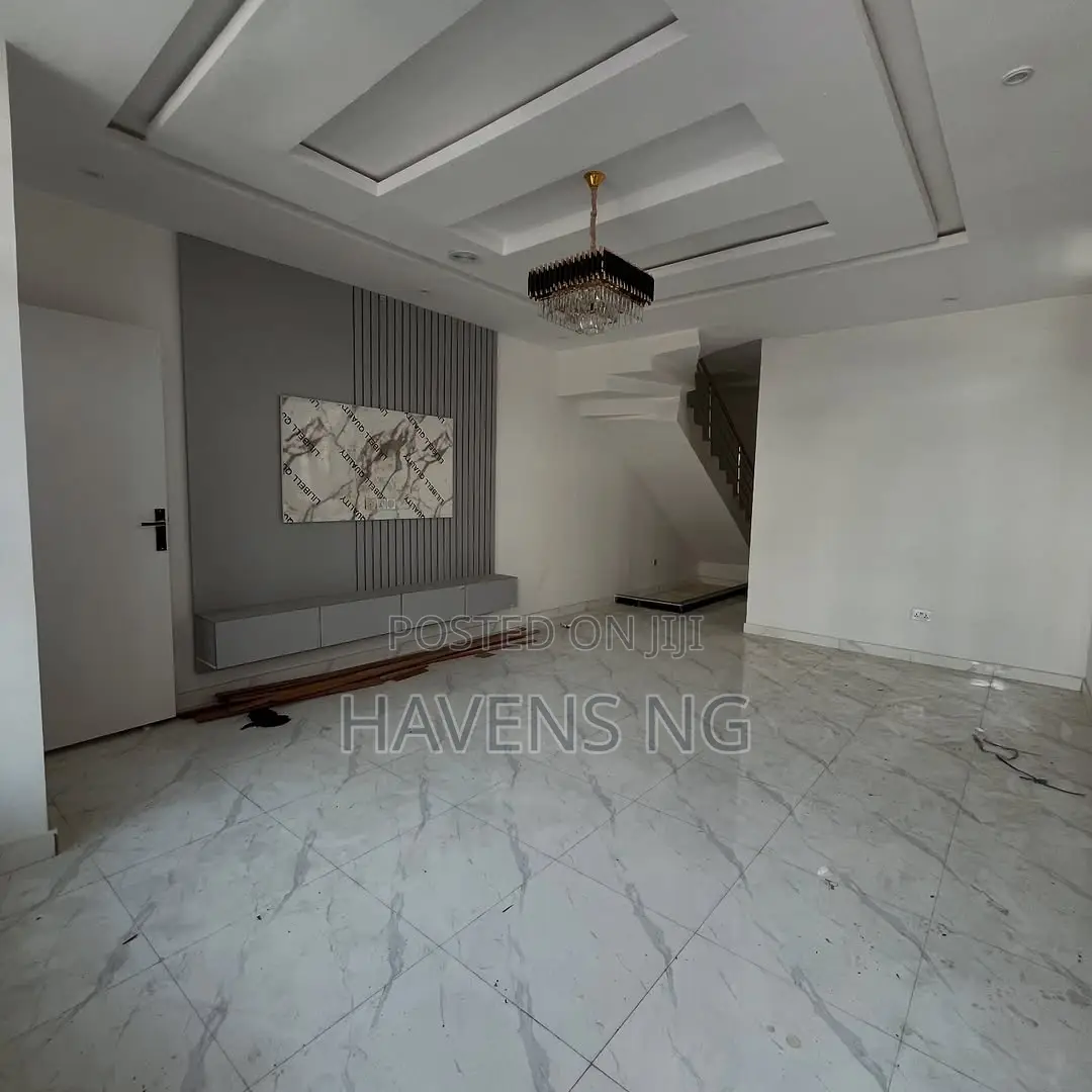 4bdrm Duplex in Ikota for sale