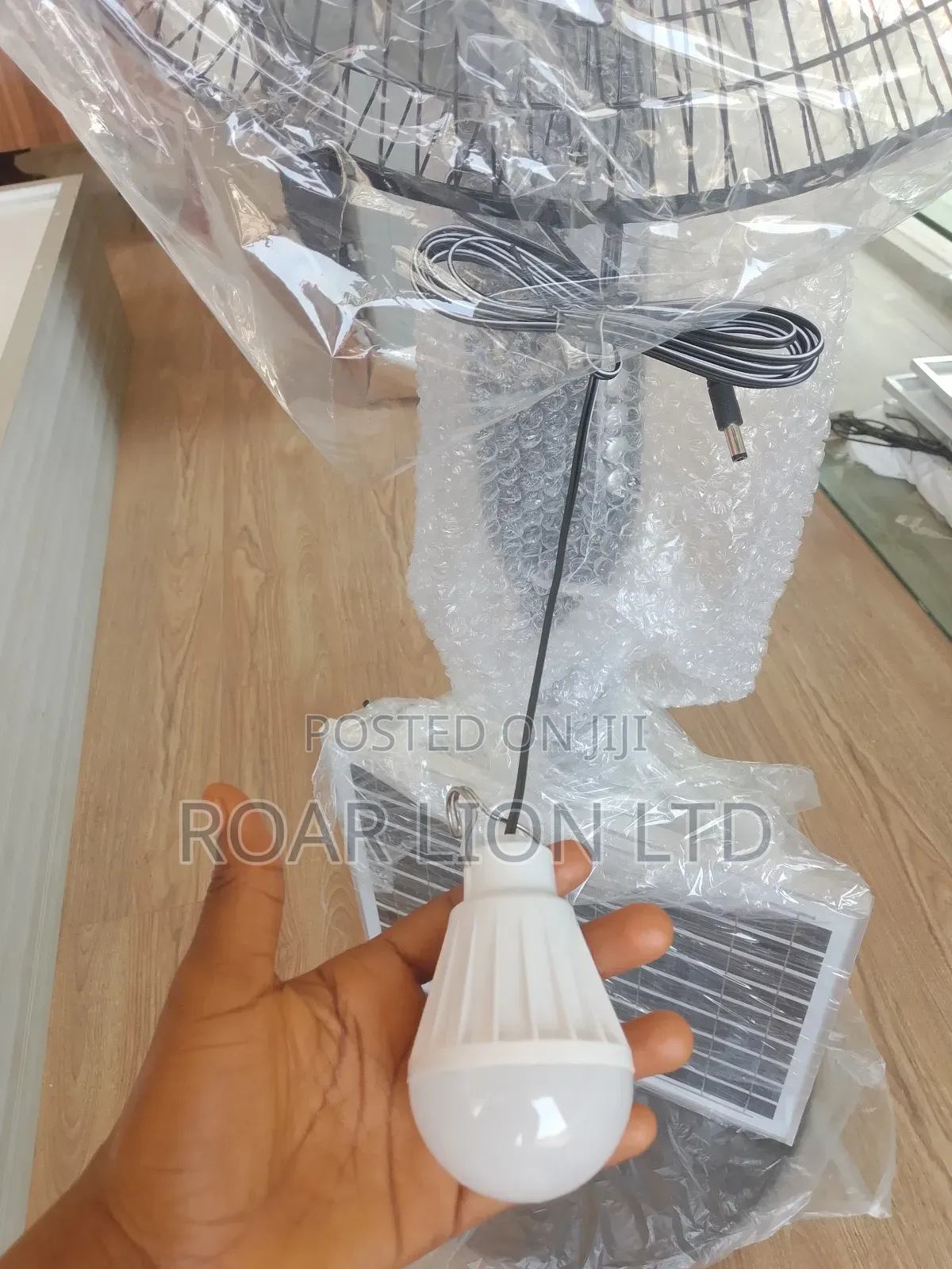 16inch Solar Rechargeable Fan With Panel