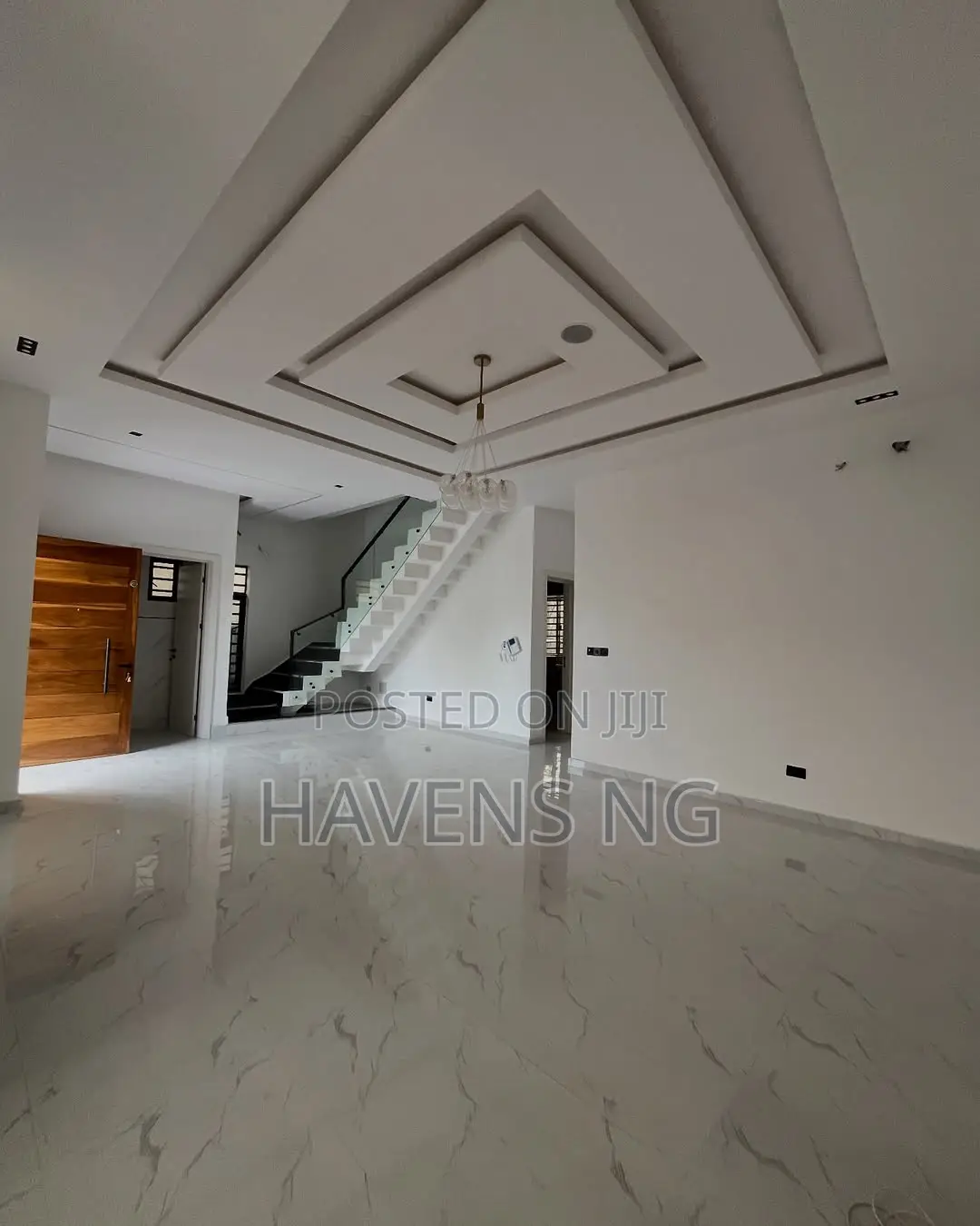 5bdrm Duplex in Ikota for sale