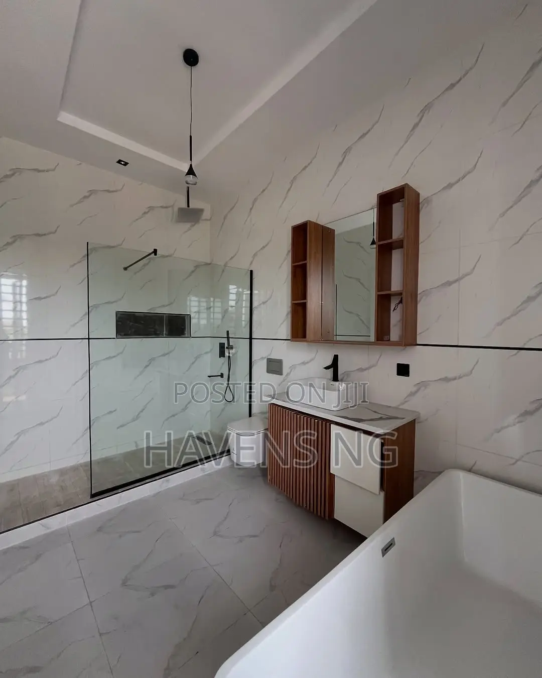 5bdrm Duplex in Ikota for sale
