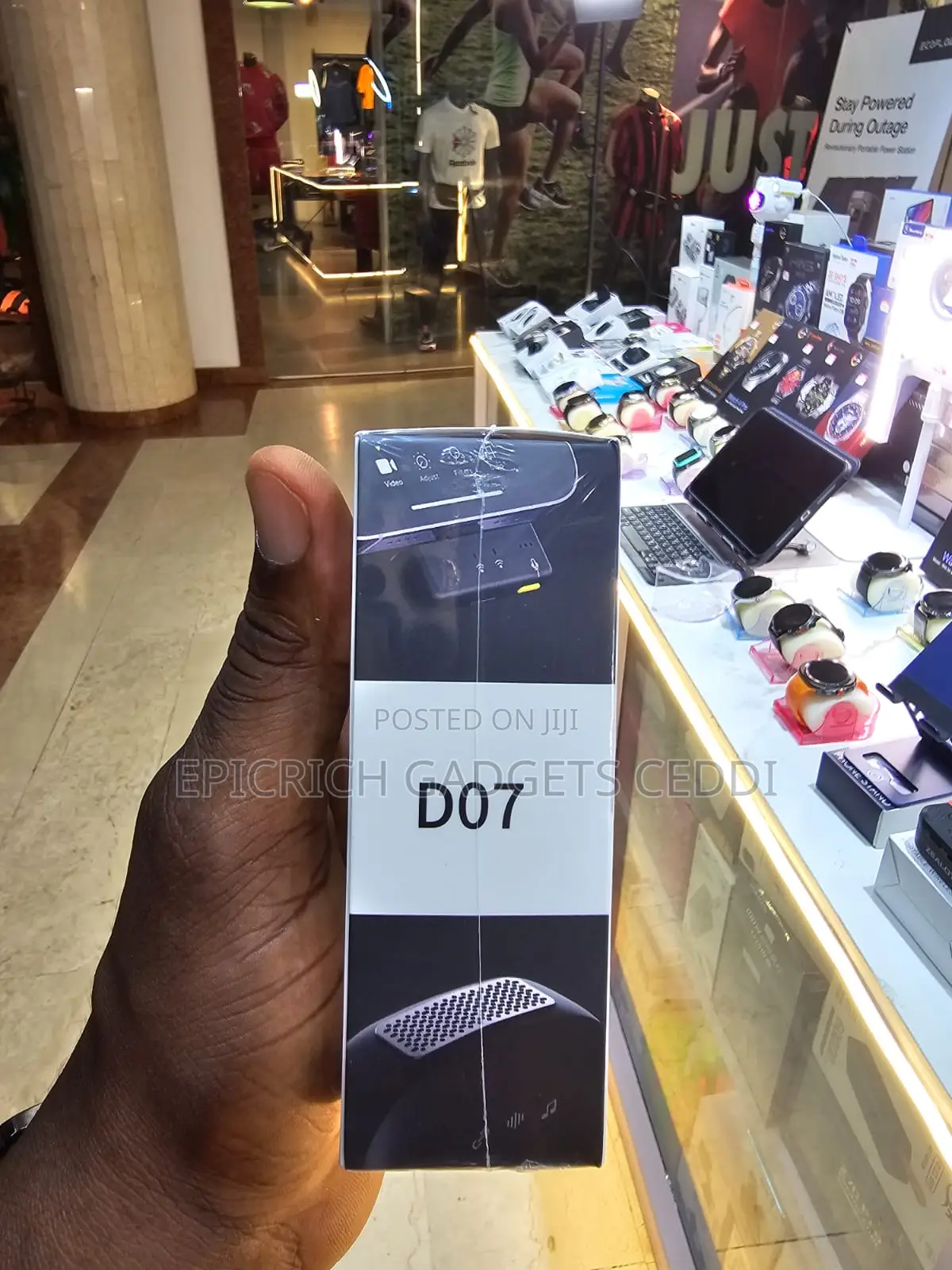 D07 Mini Wireless Mic With Intelligent Noise Reduction.