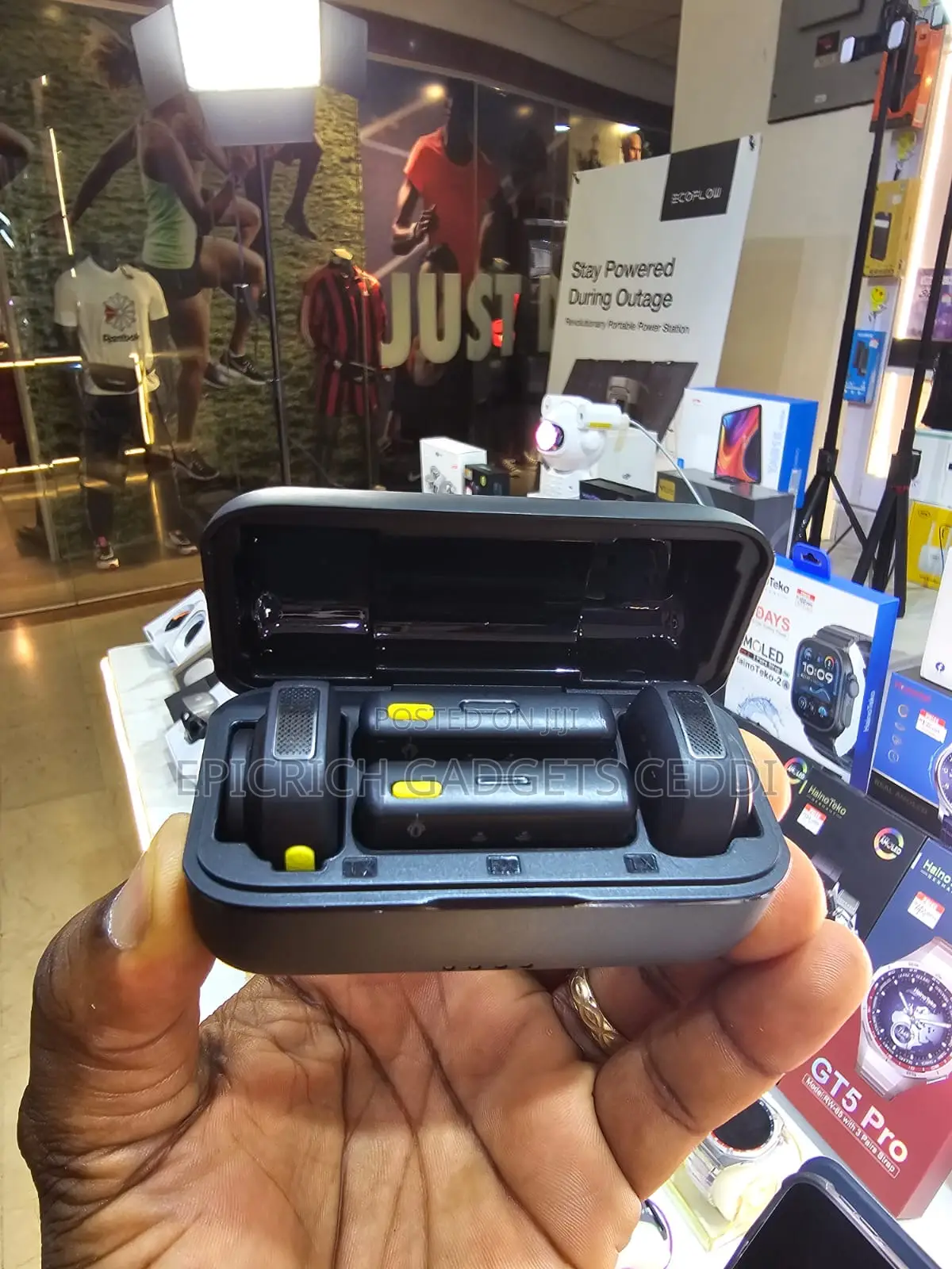 D07 Mini Wireless Mic With Intelligent Noise Reduction.