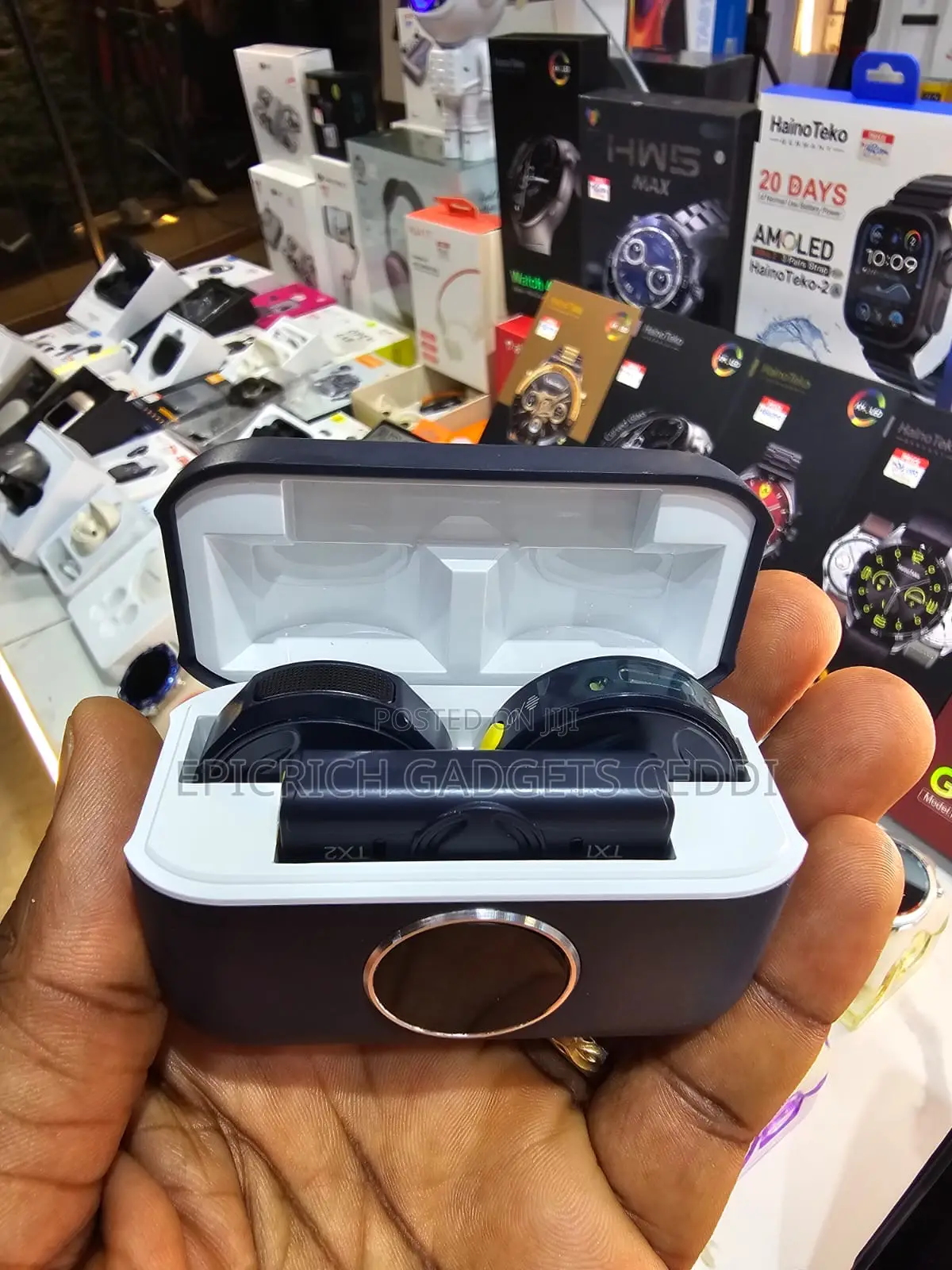 Q81 Mini Wireless Mic With Noise Reduction.
